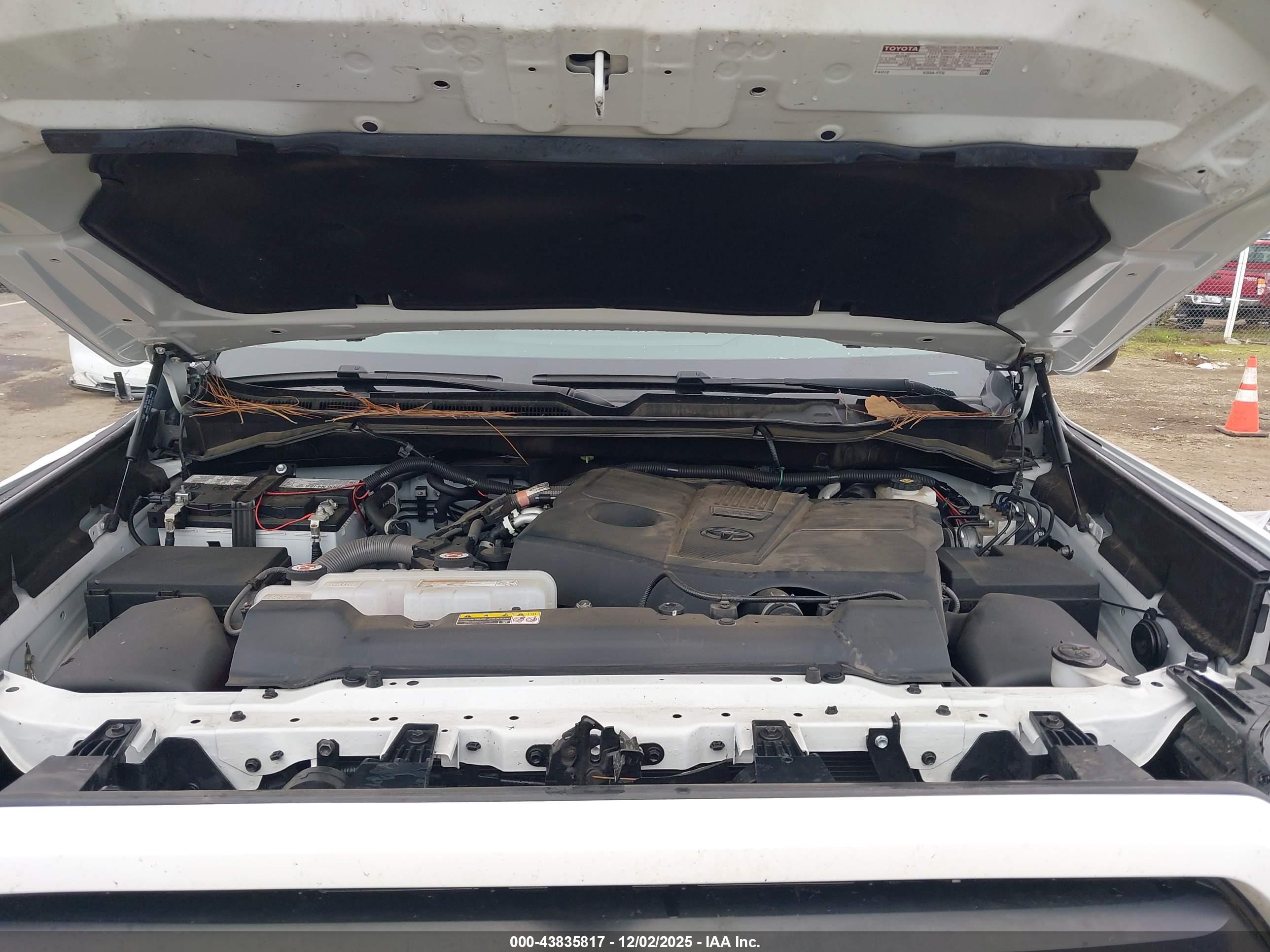 TOYOTA TUNDRA image 10