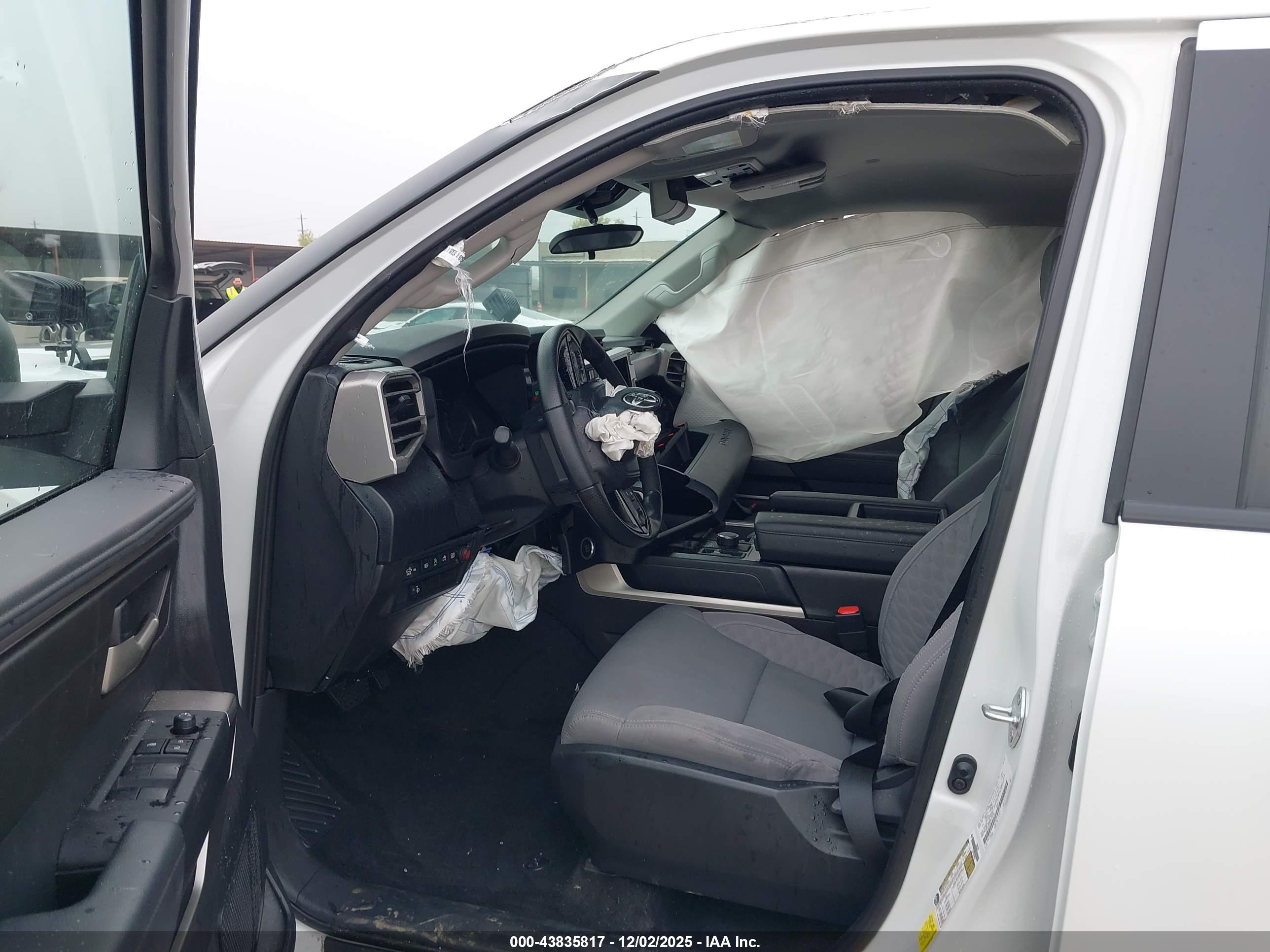 TOYOTA TUNDRA image 5