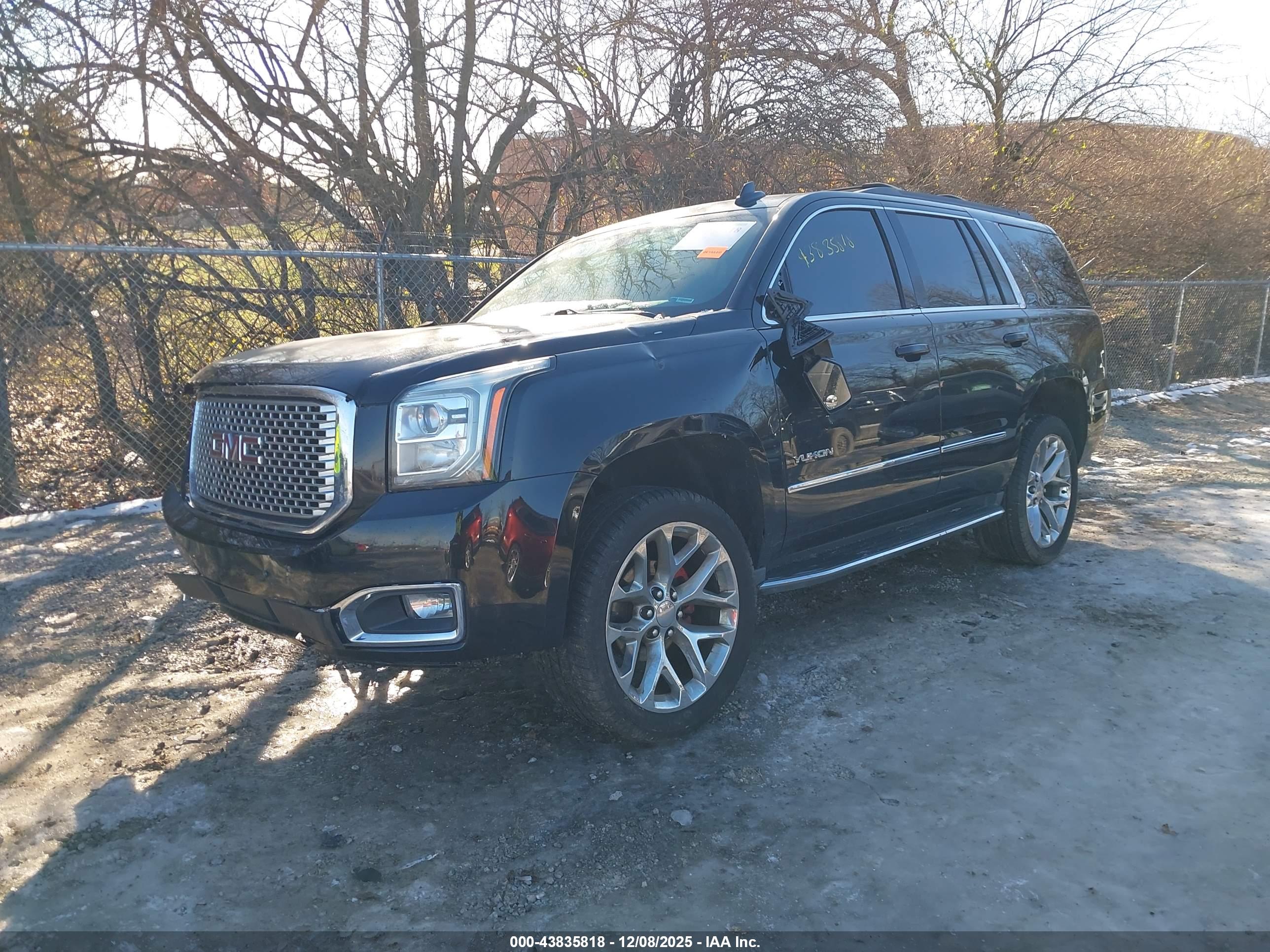 GMC YUKON image 2