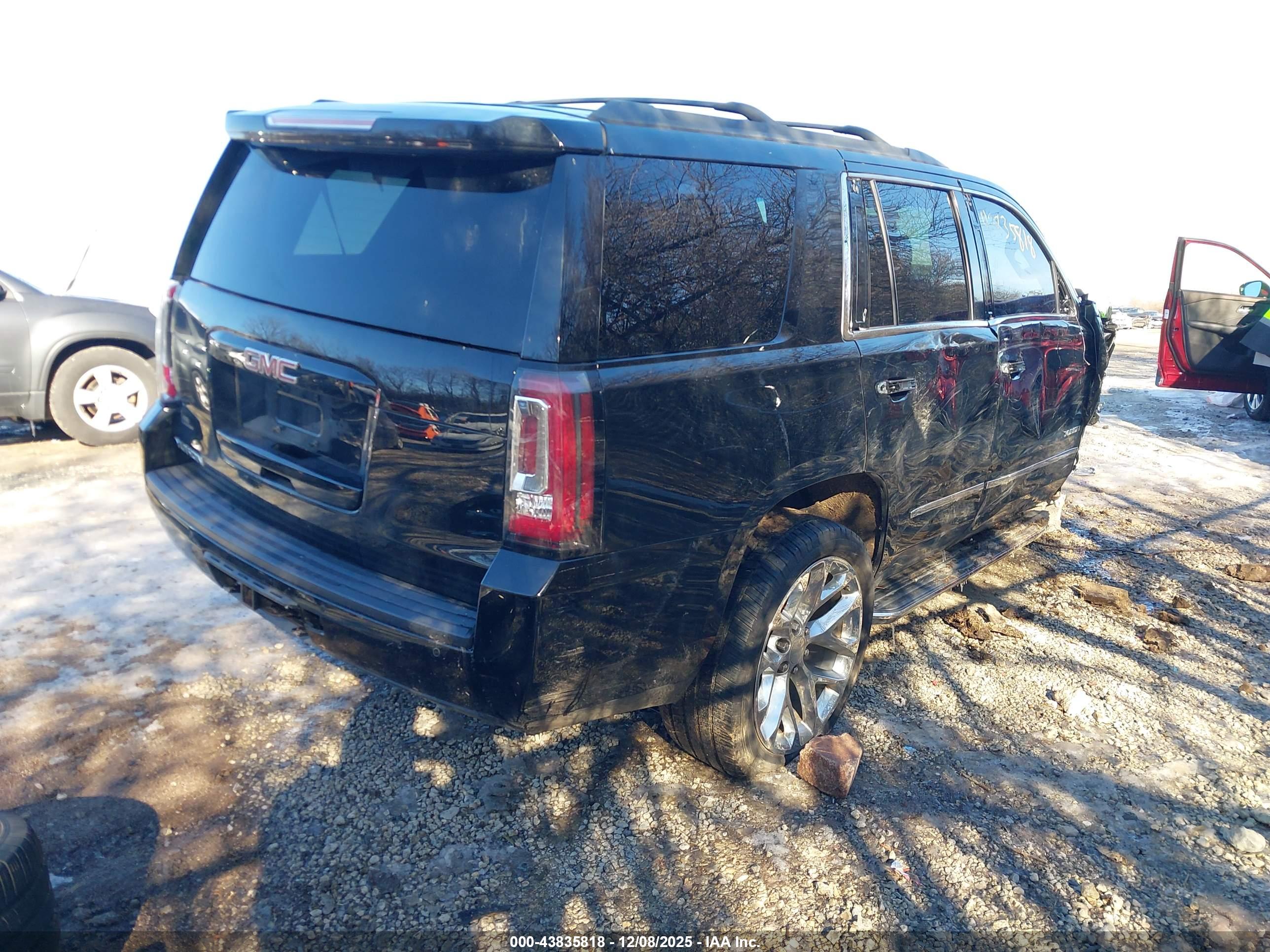 GMC YUKON image 4