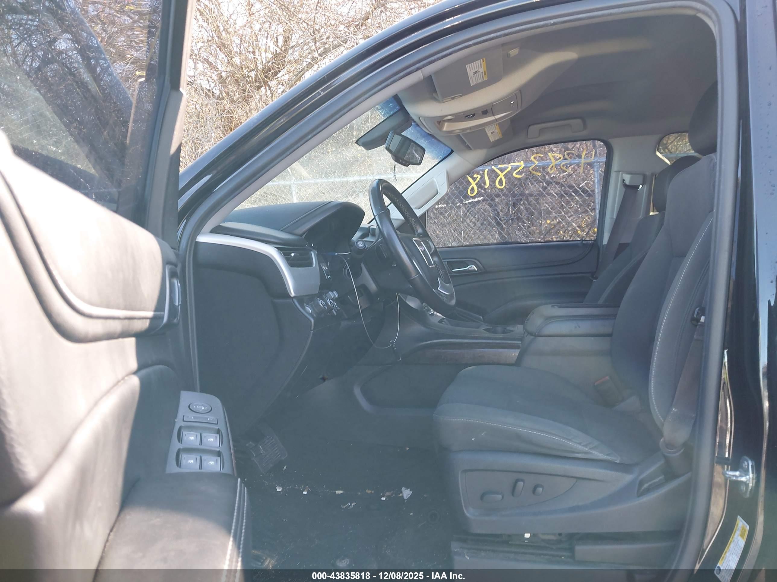 GMC YUKON image 5