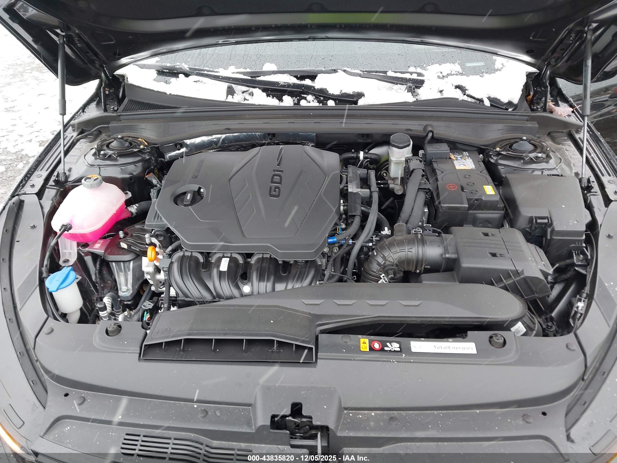 KIA K5 image 10