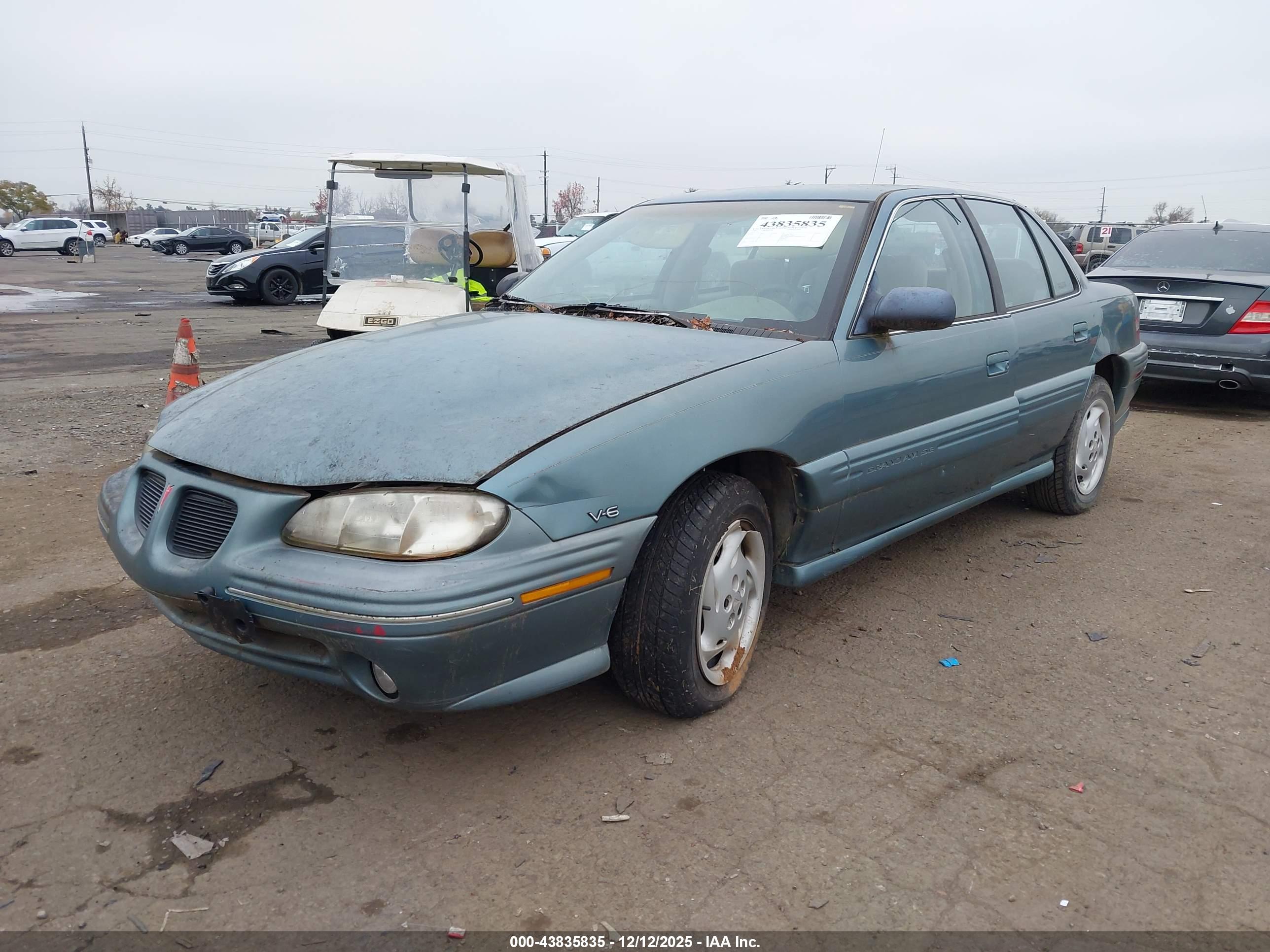 PONTIAC GRAND image 2