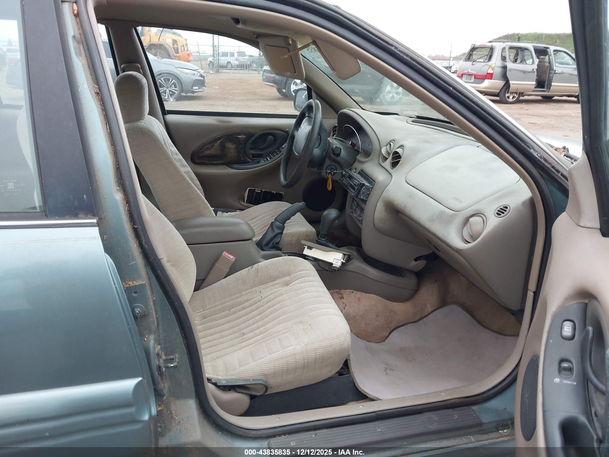 PONTIAC GRAND image 5