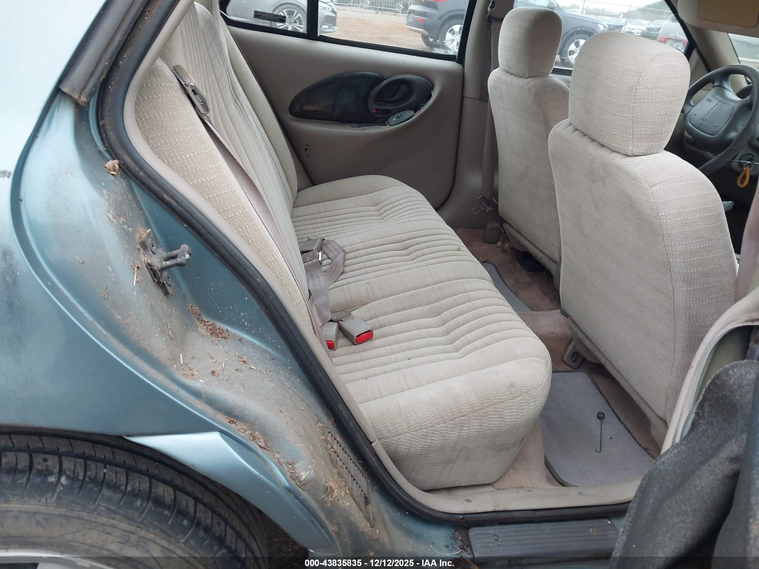 PONTIAC GRAND image 8