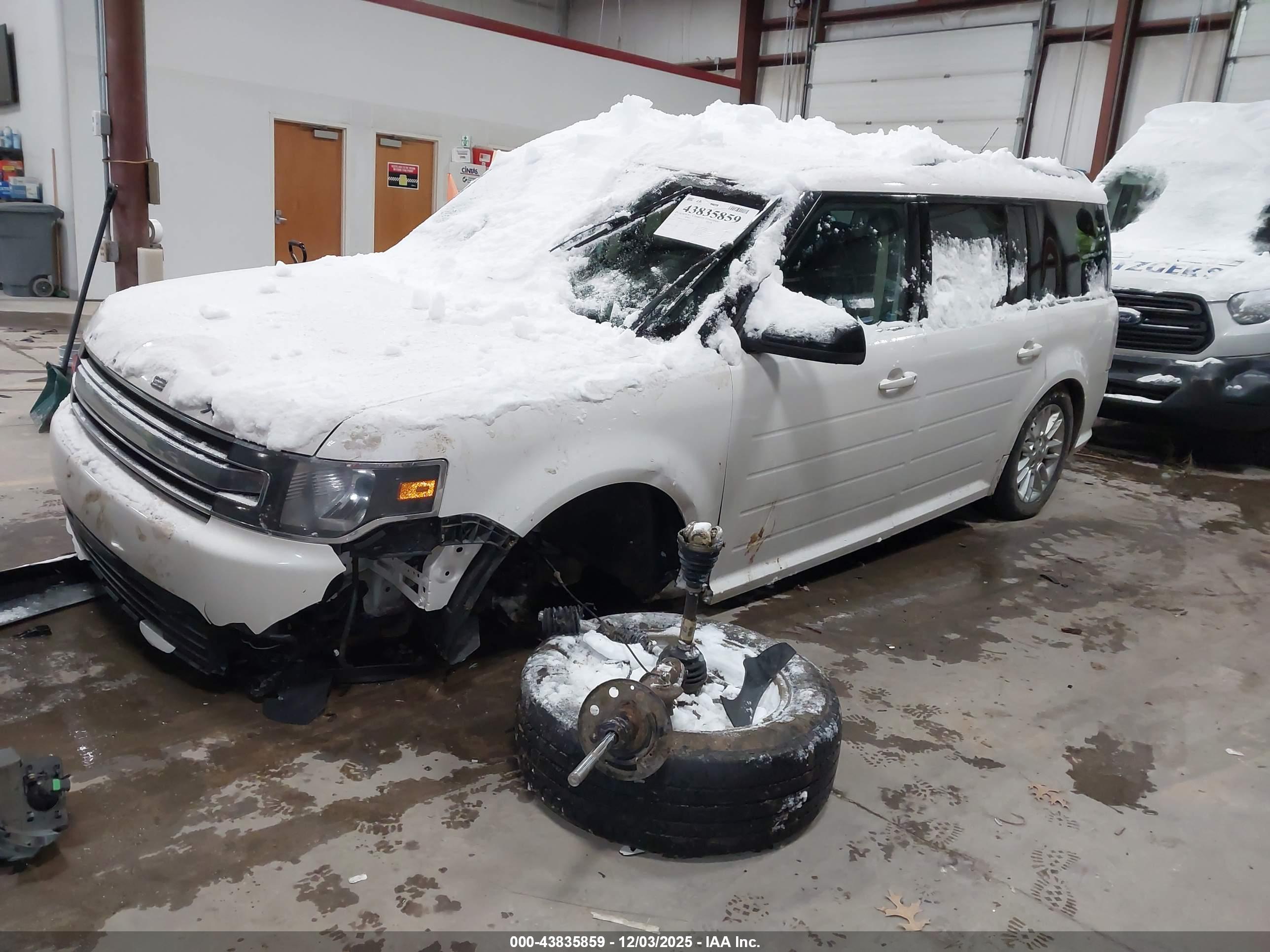 FORD FLEX image 2