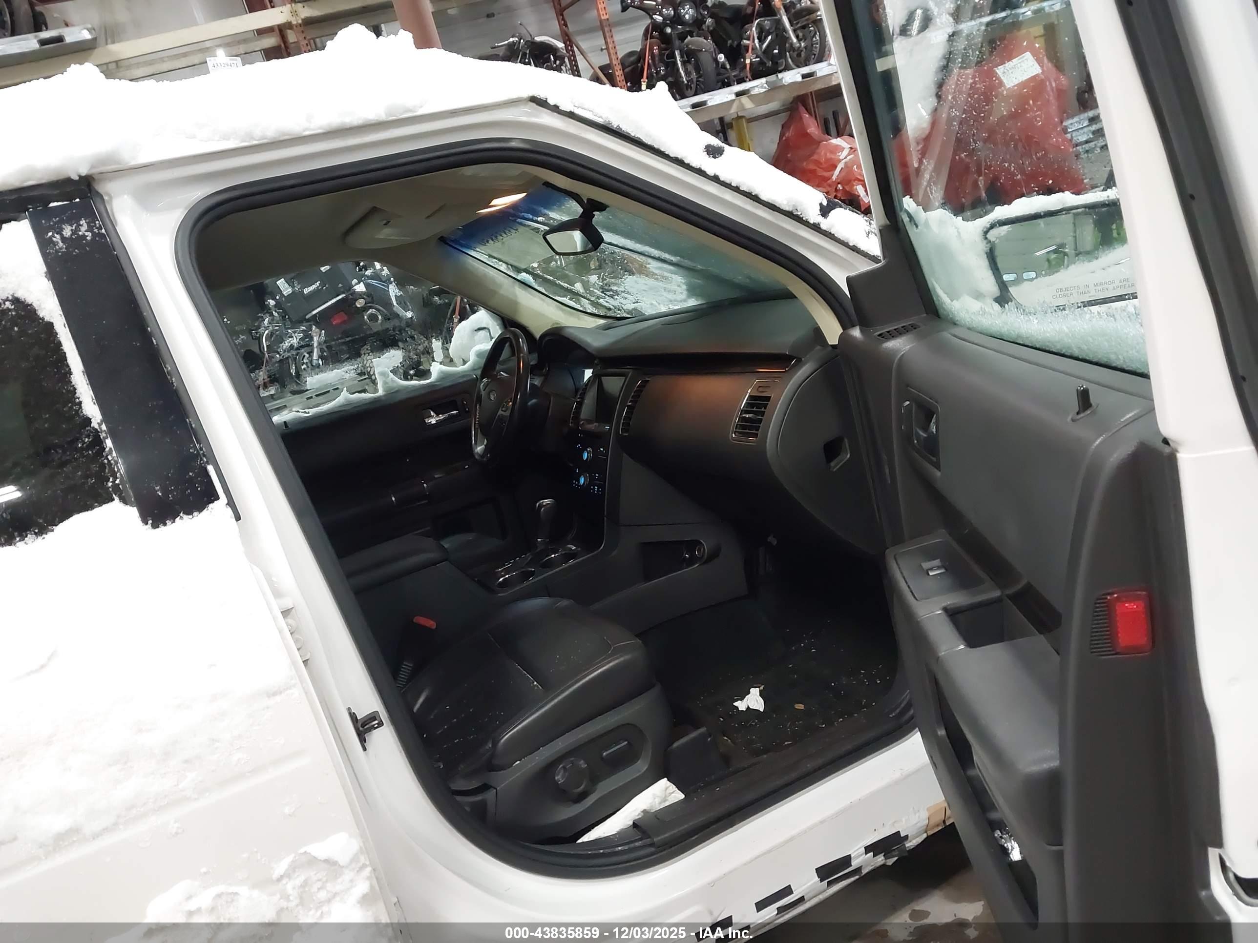 FORD FLEX image 5