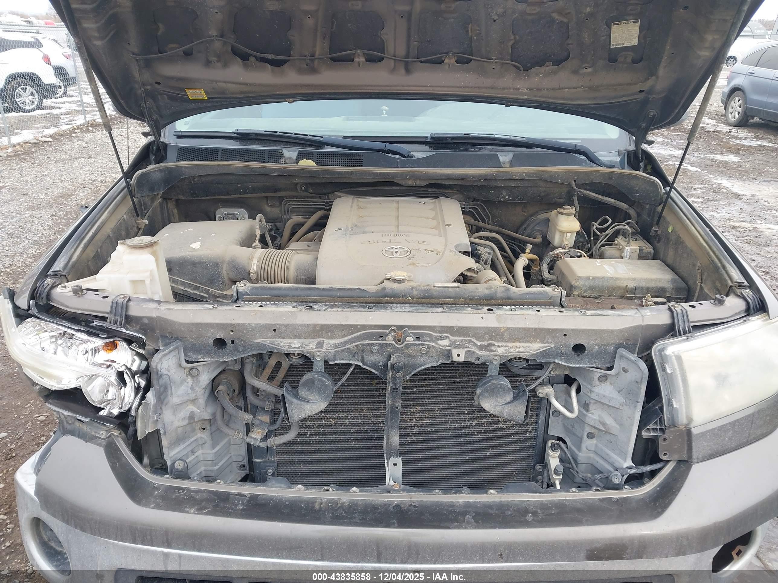 TOYOTA TUNDRA image 10