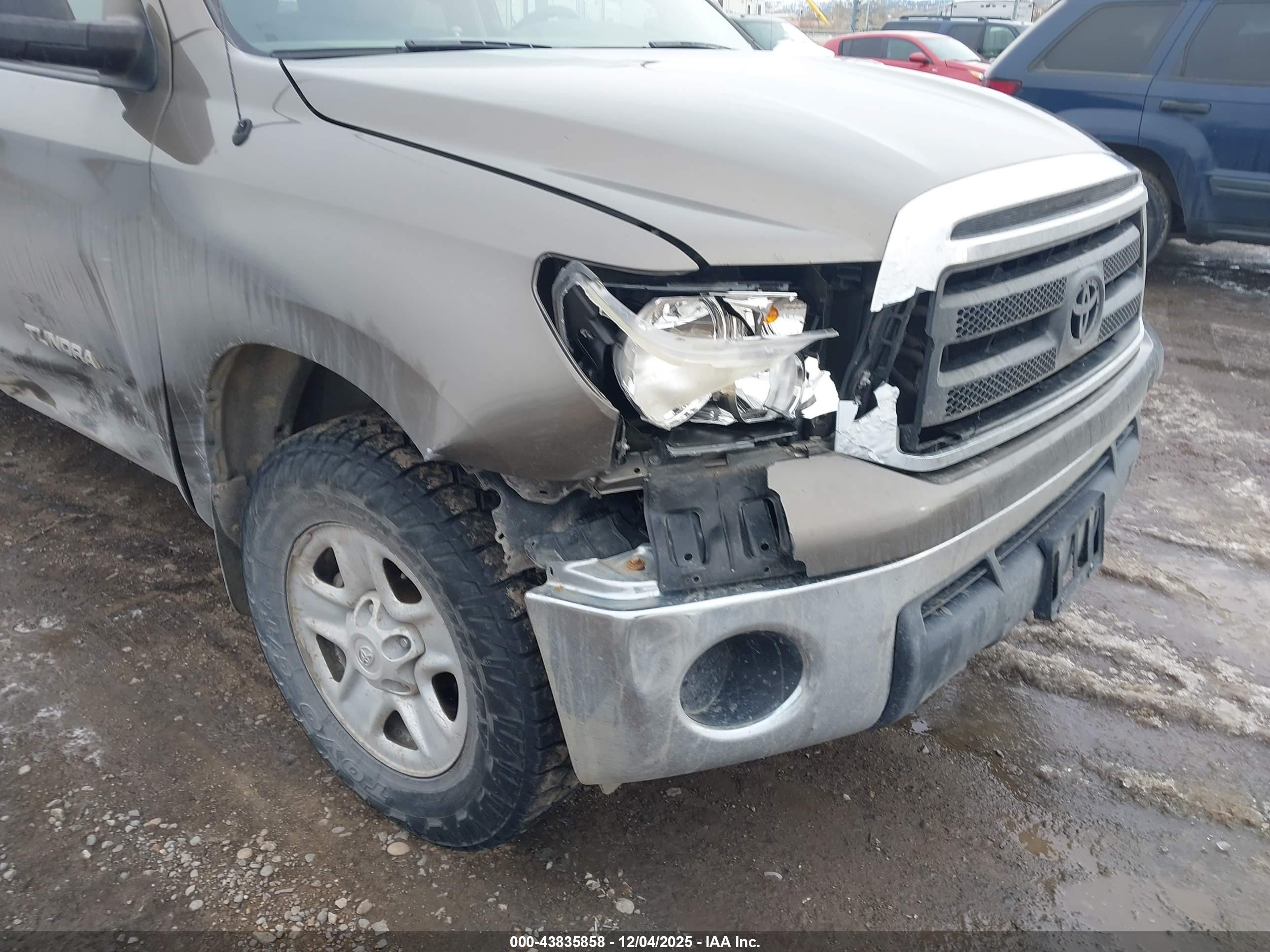 TOYOTA TUNDRA image 6
