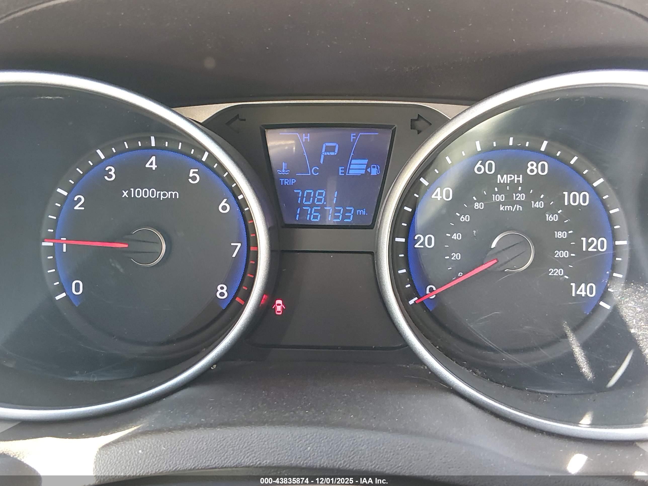 HYUNDAI TUCSON image 7