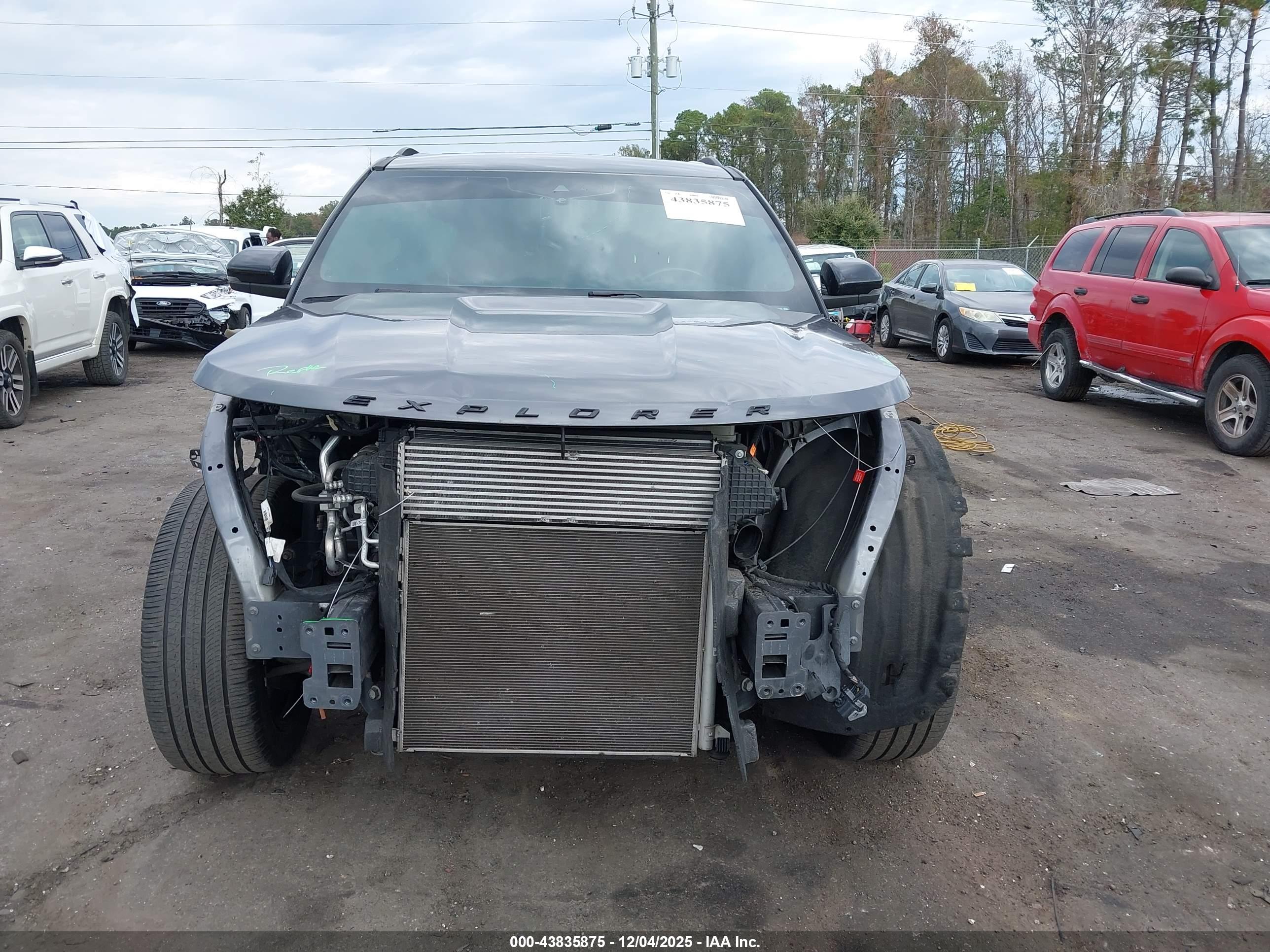 FORD EXPLORER image 6
