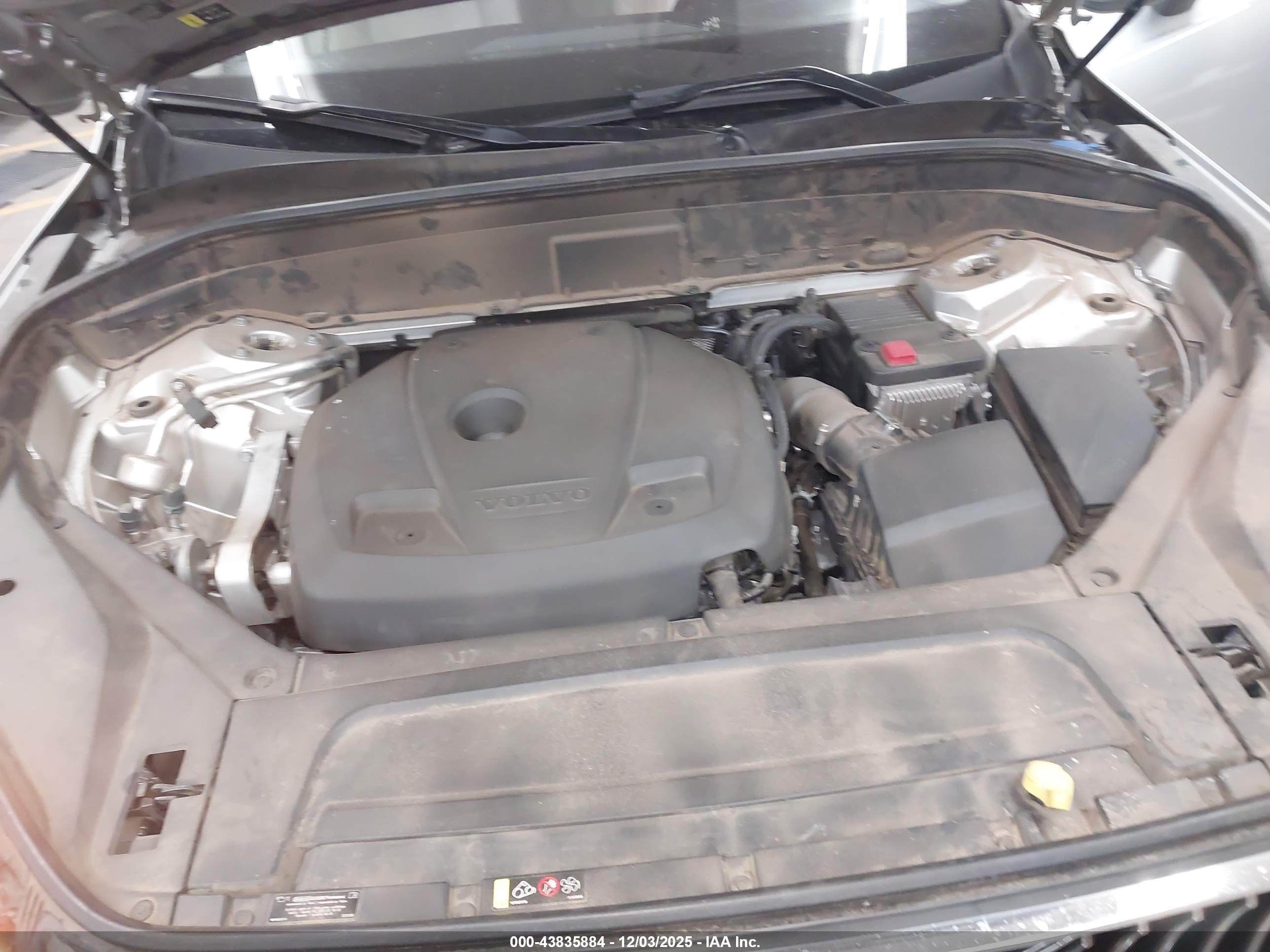 VOLVO XC90 image 10