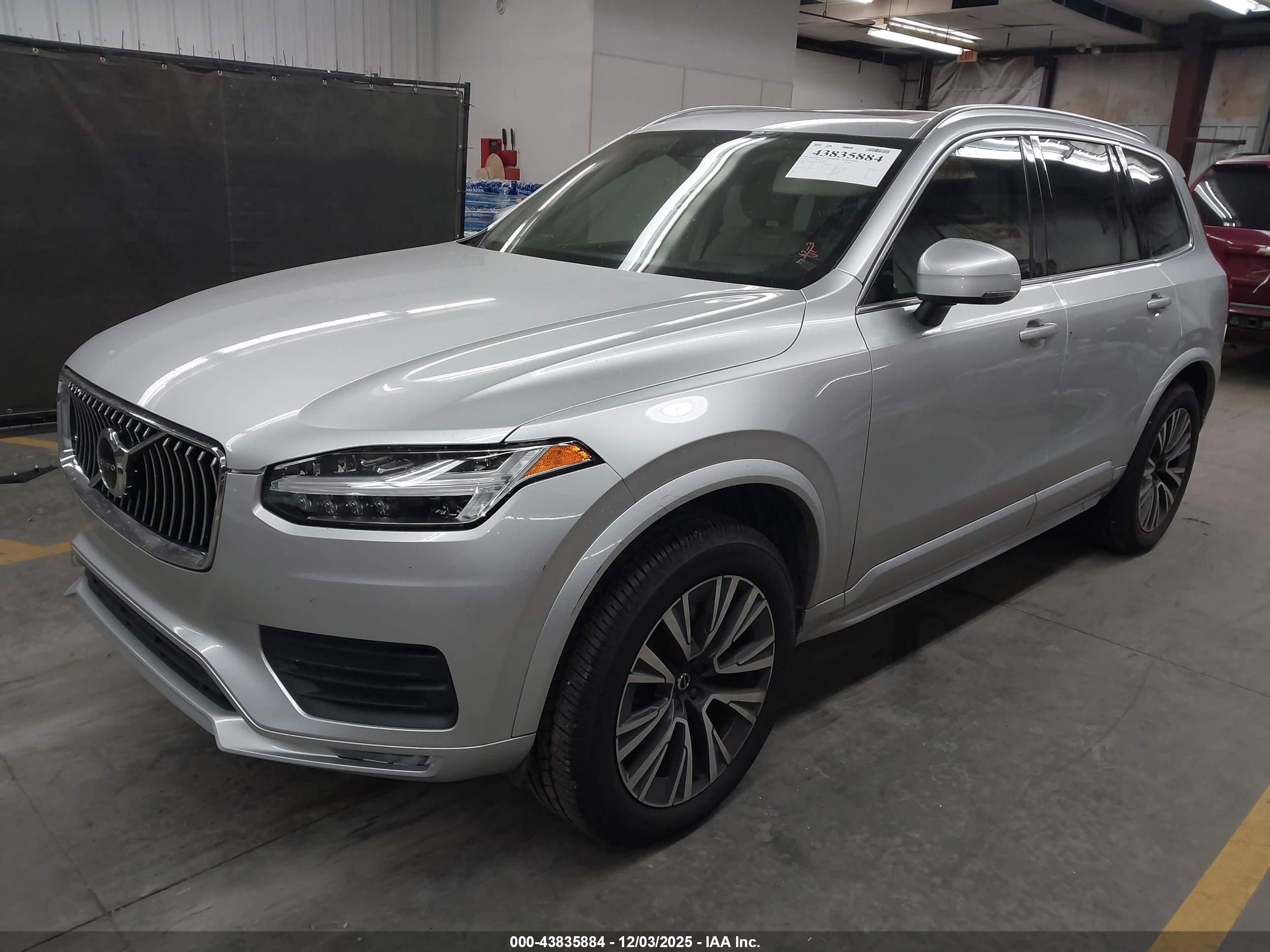 VOLVO XC90 image 2