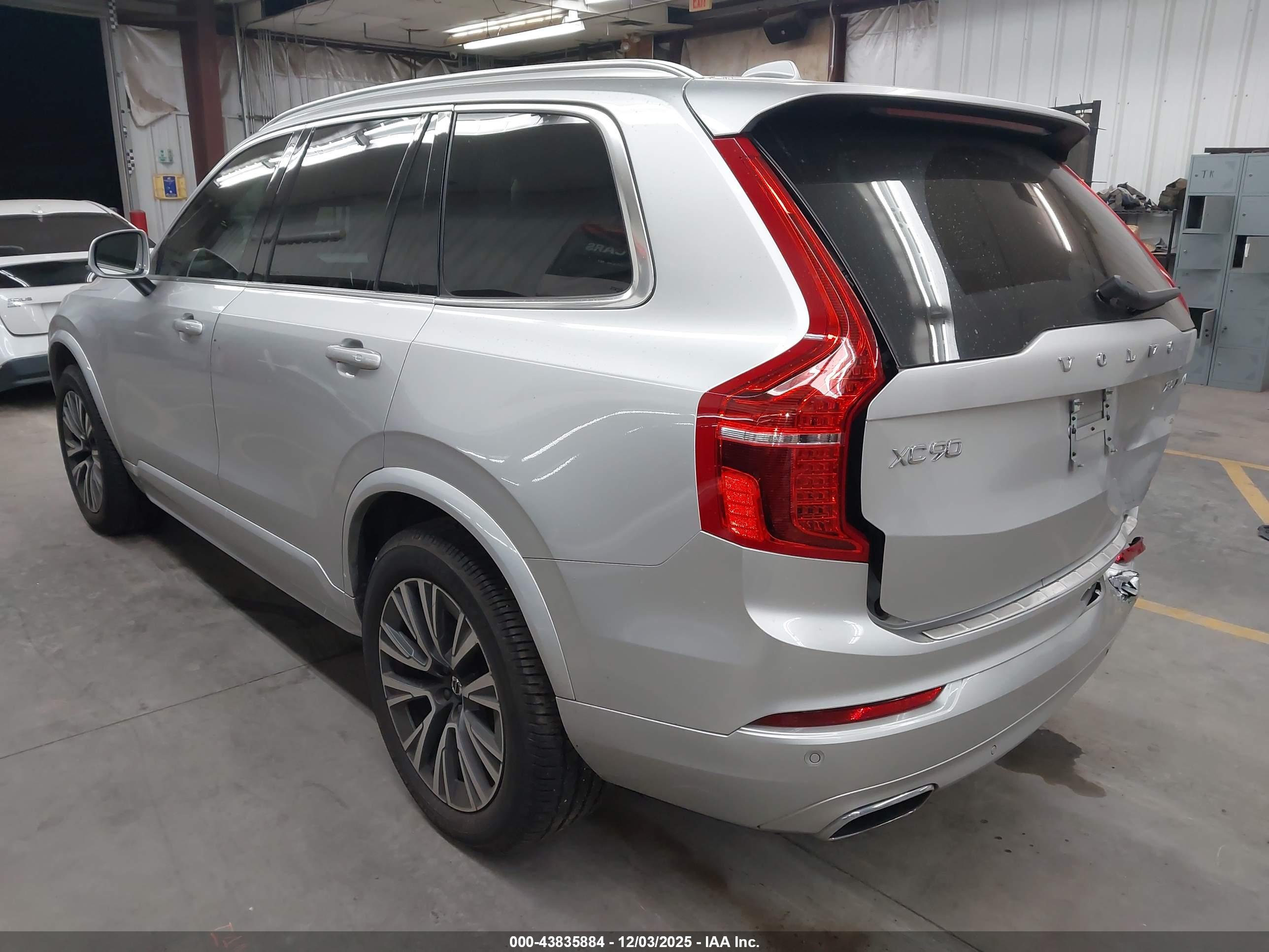 VOLVO XC90 image 3