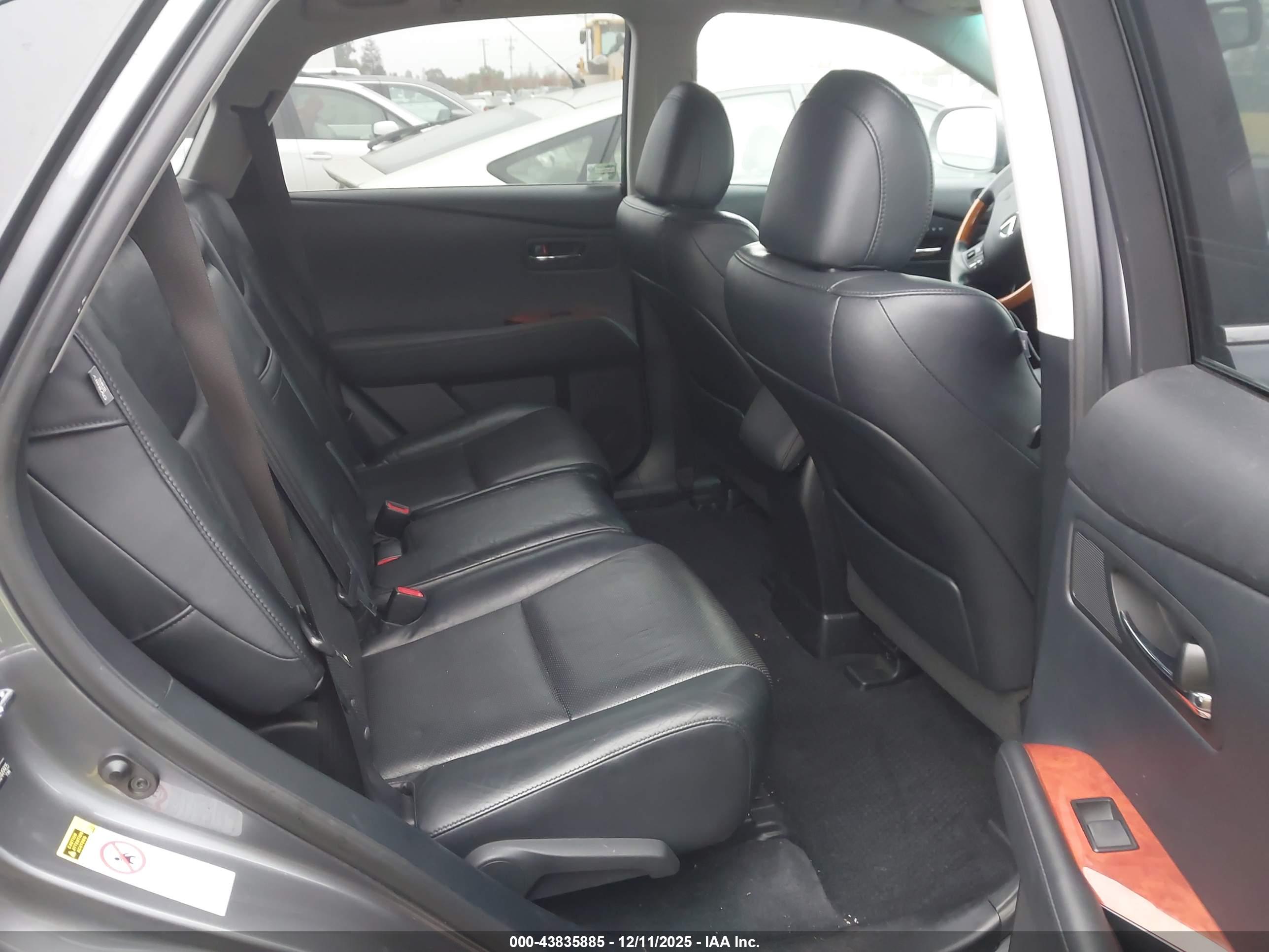 LEXUS RX image 8