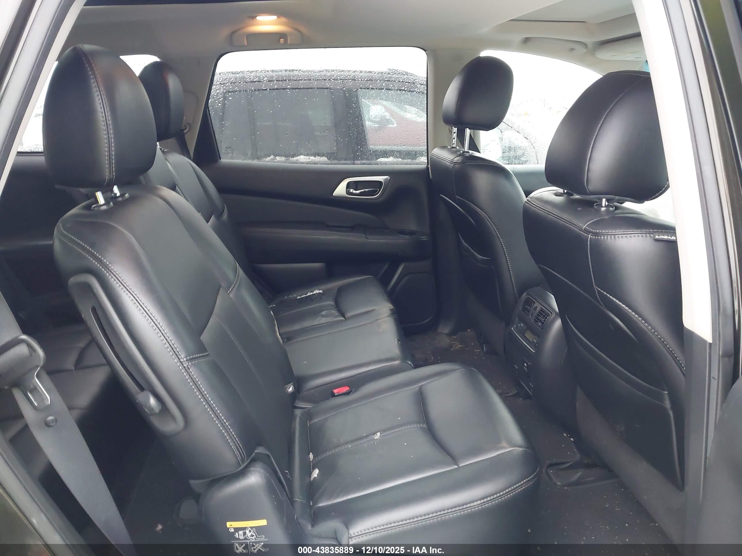 NISSAN PATHFINDER image 8