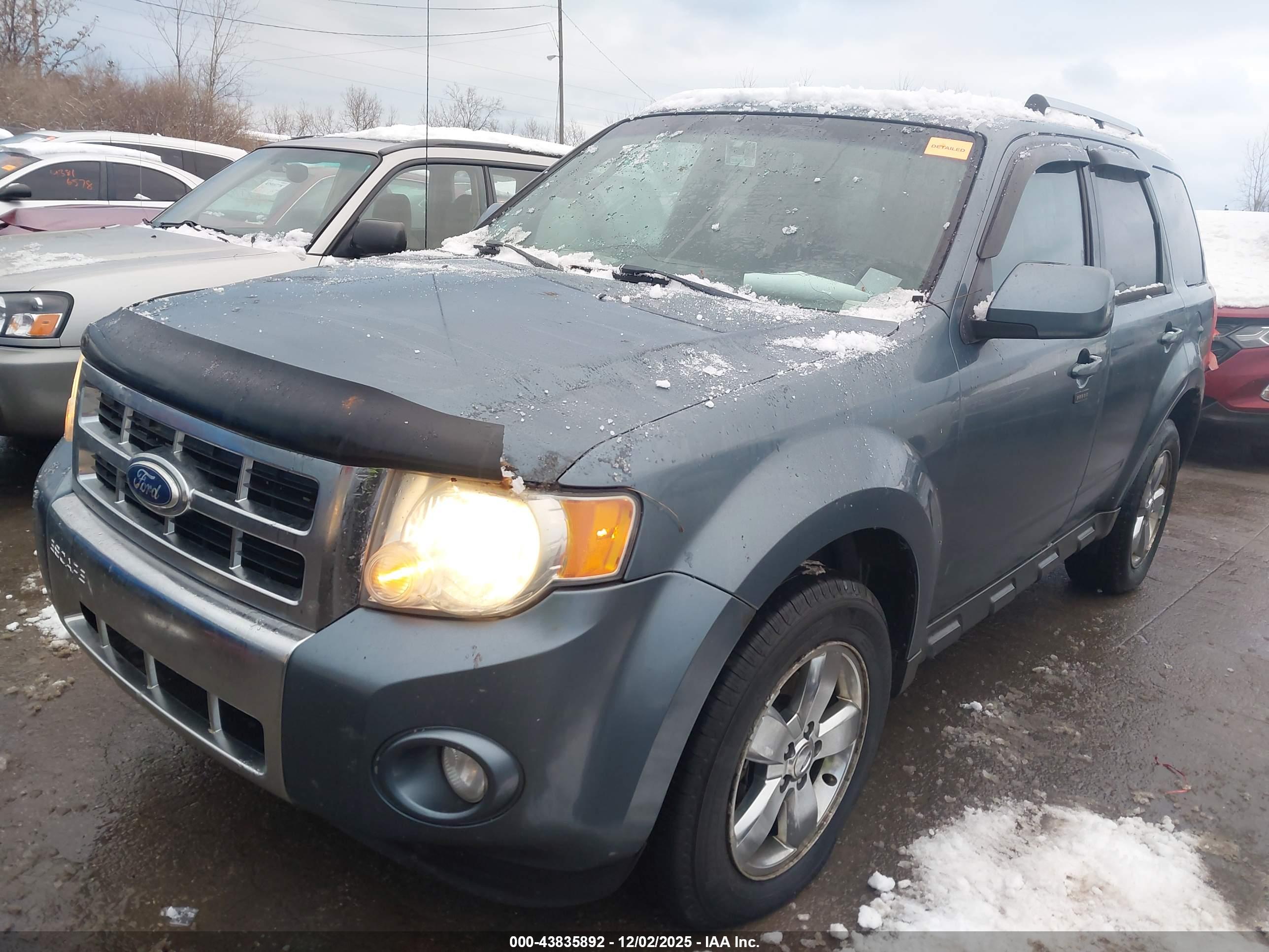 FORD ESCAPE image 2