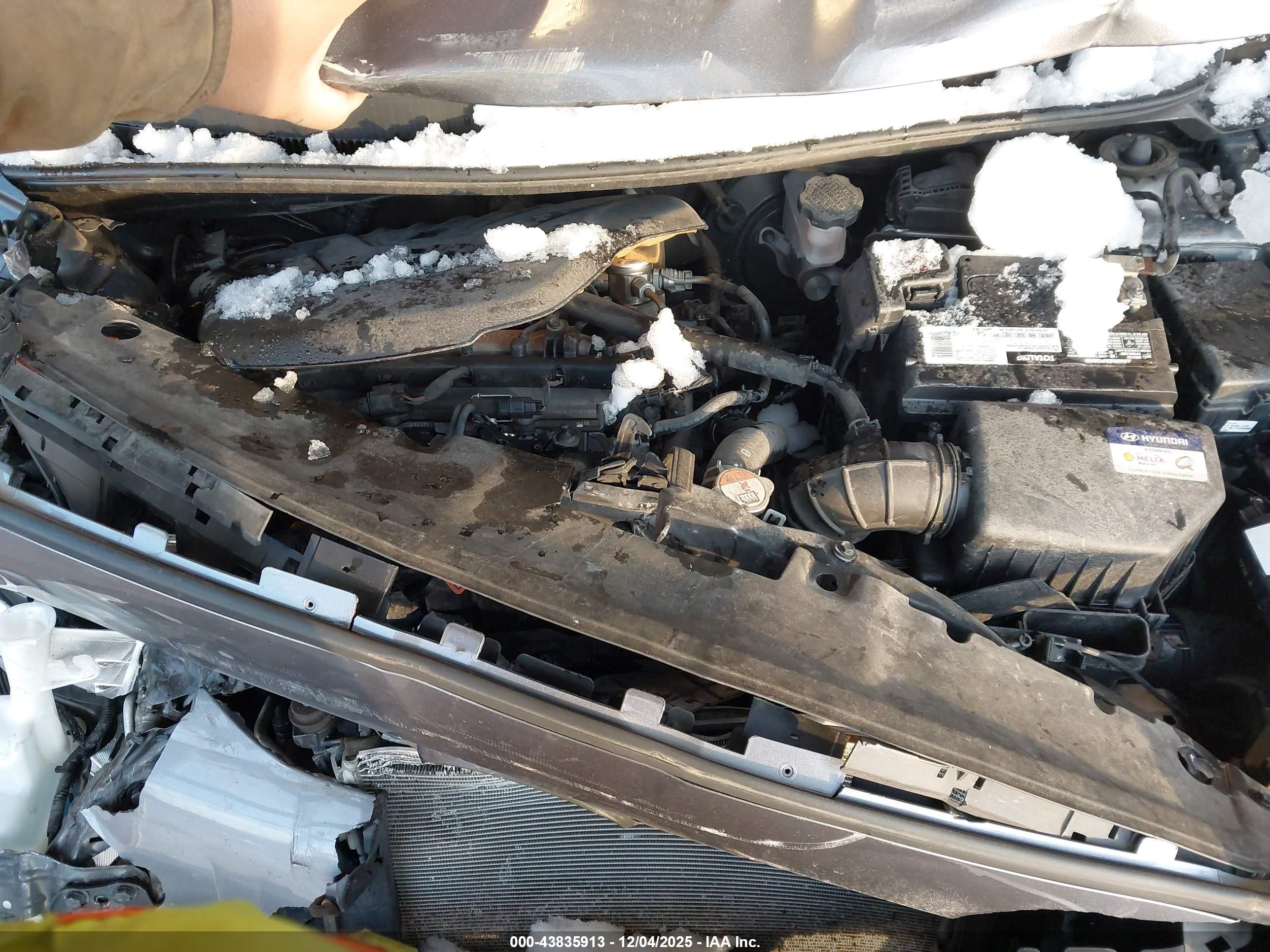 HYUNDAI ACCENT image 10