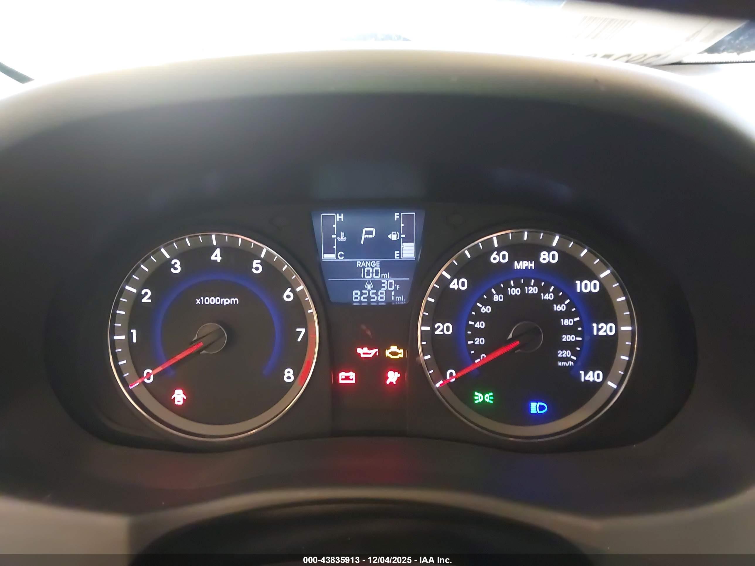 HYUNDAI ACCENT image 7