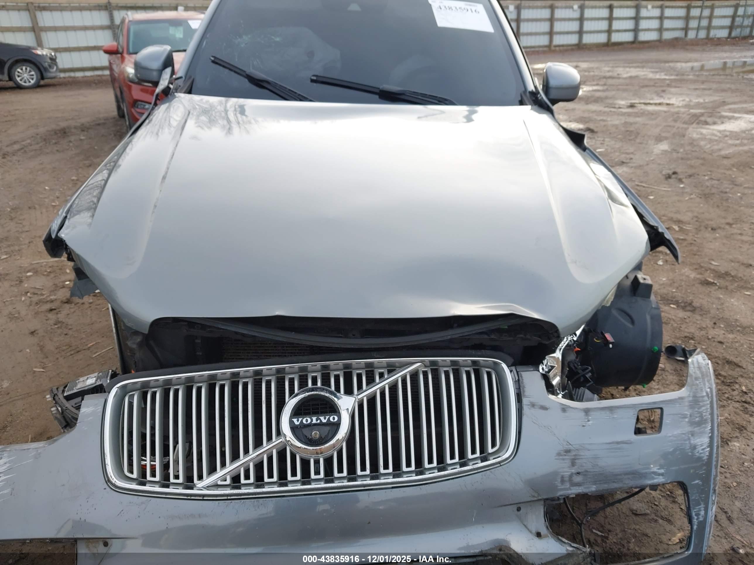 VOLVO XC90 image 10
