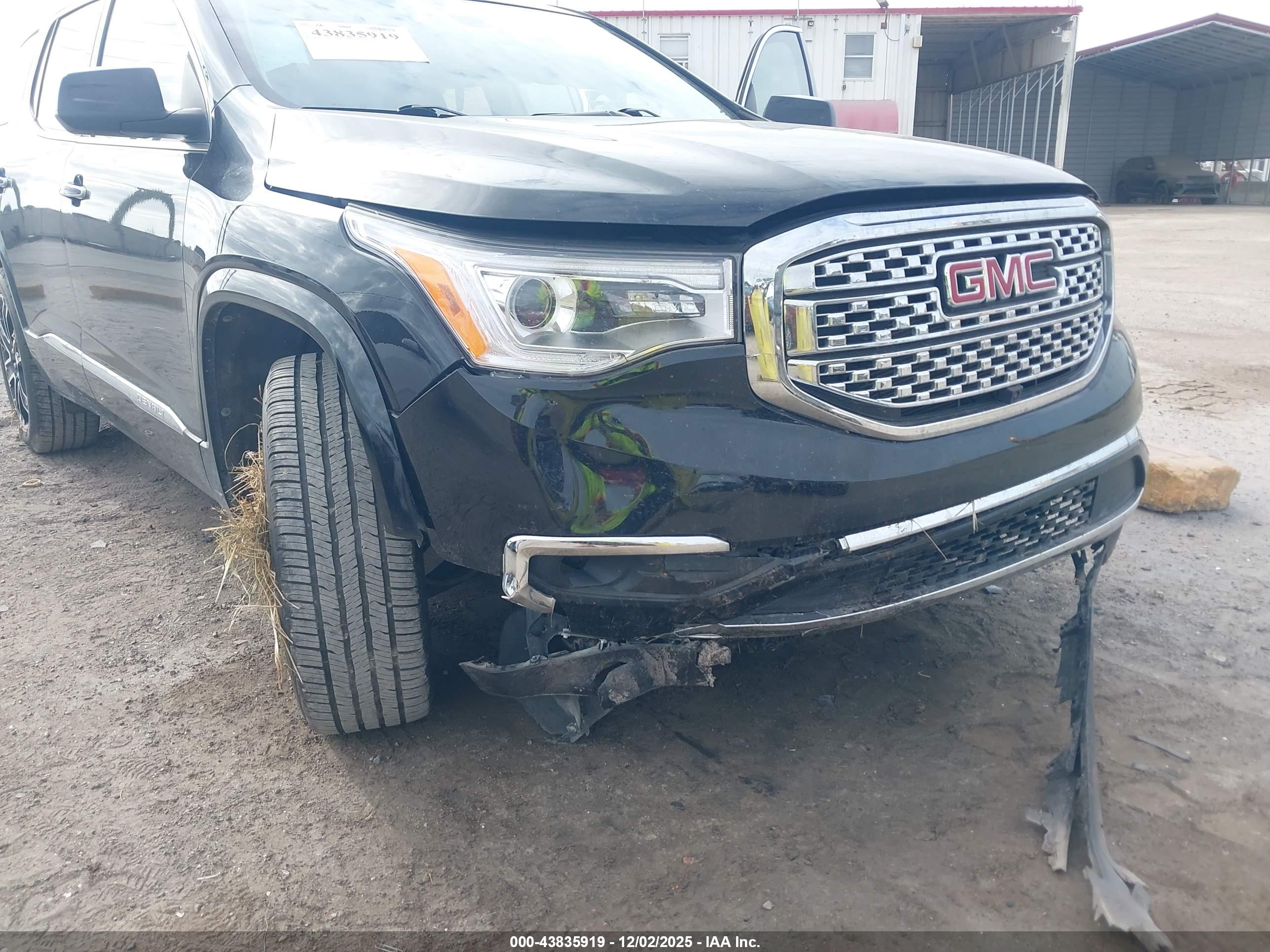 GMC ACADIA image 6