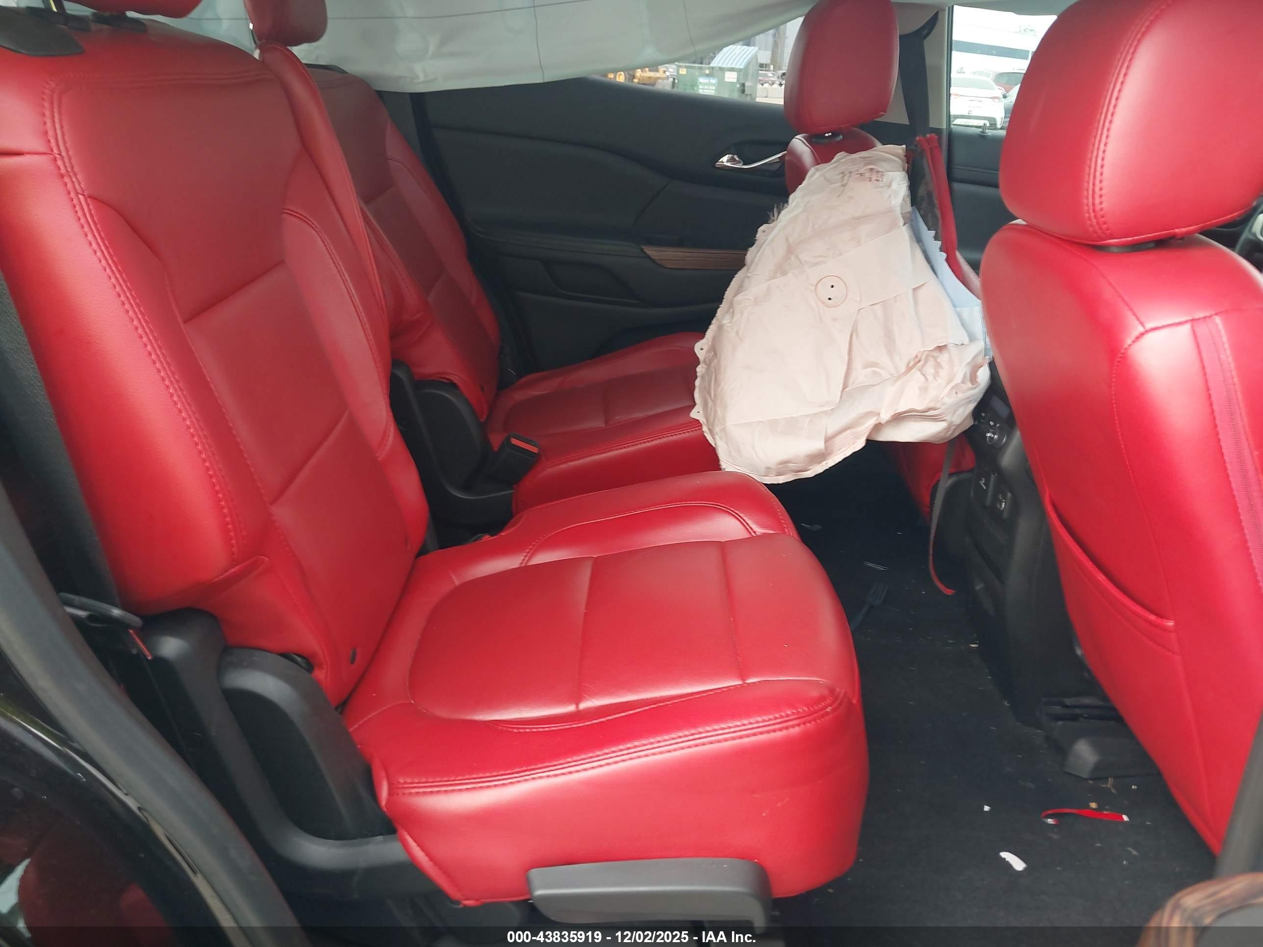 GMC ACADIA image 8