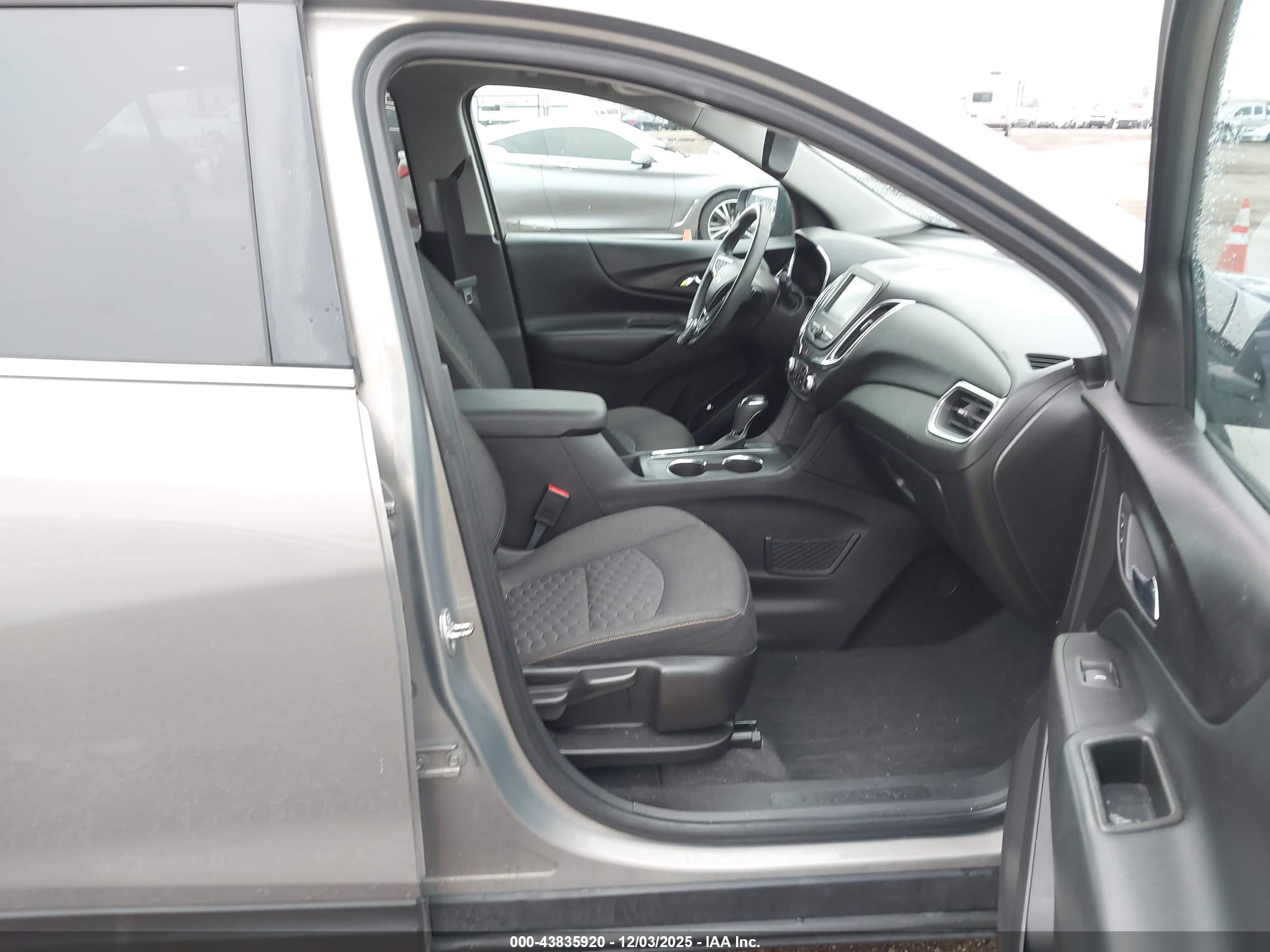 CHEVROLET EQUINOX image 5