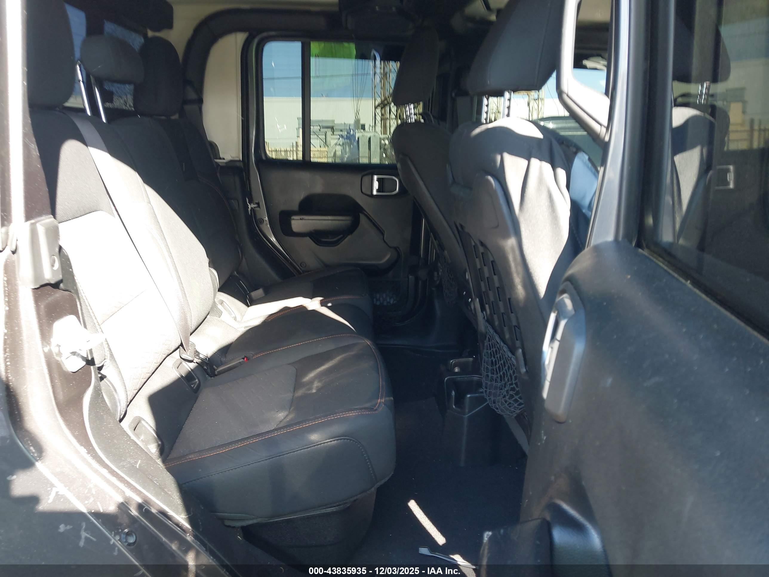 JEEP GLADIATOR image 8