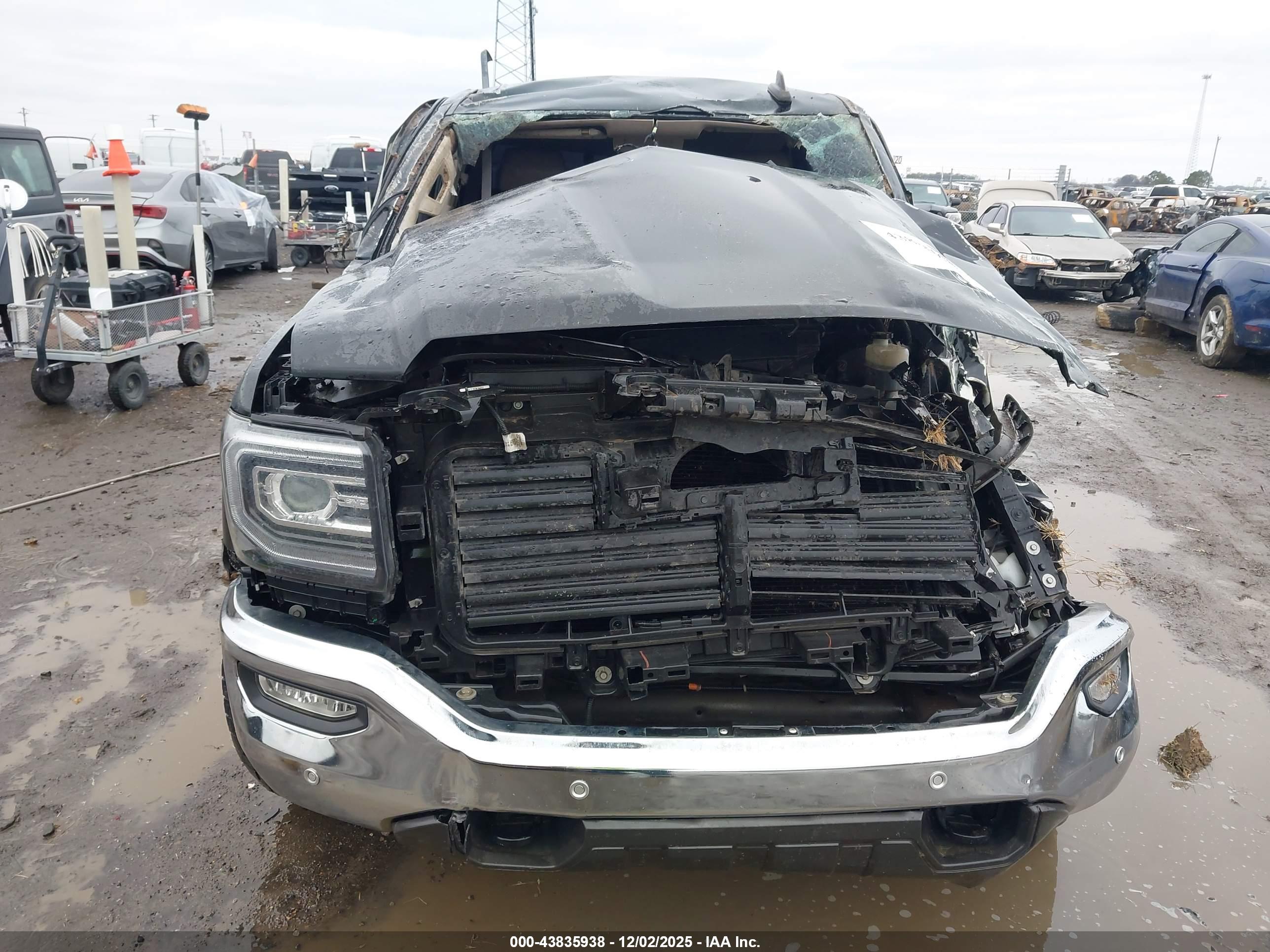 GMC SIERRA image 6