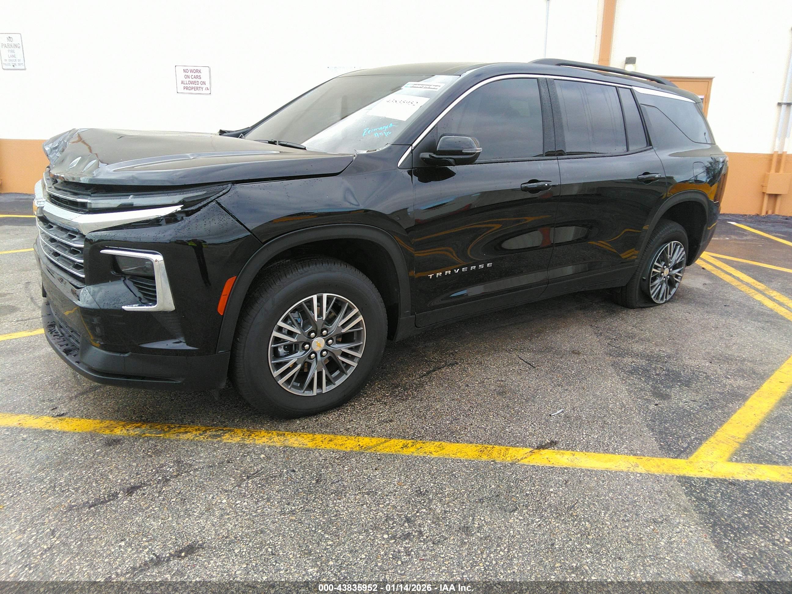 CHEVROLET TRAVERSE image 2