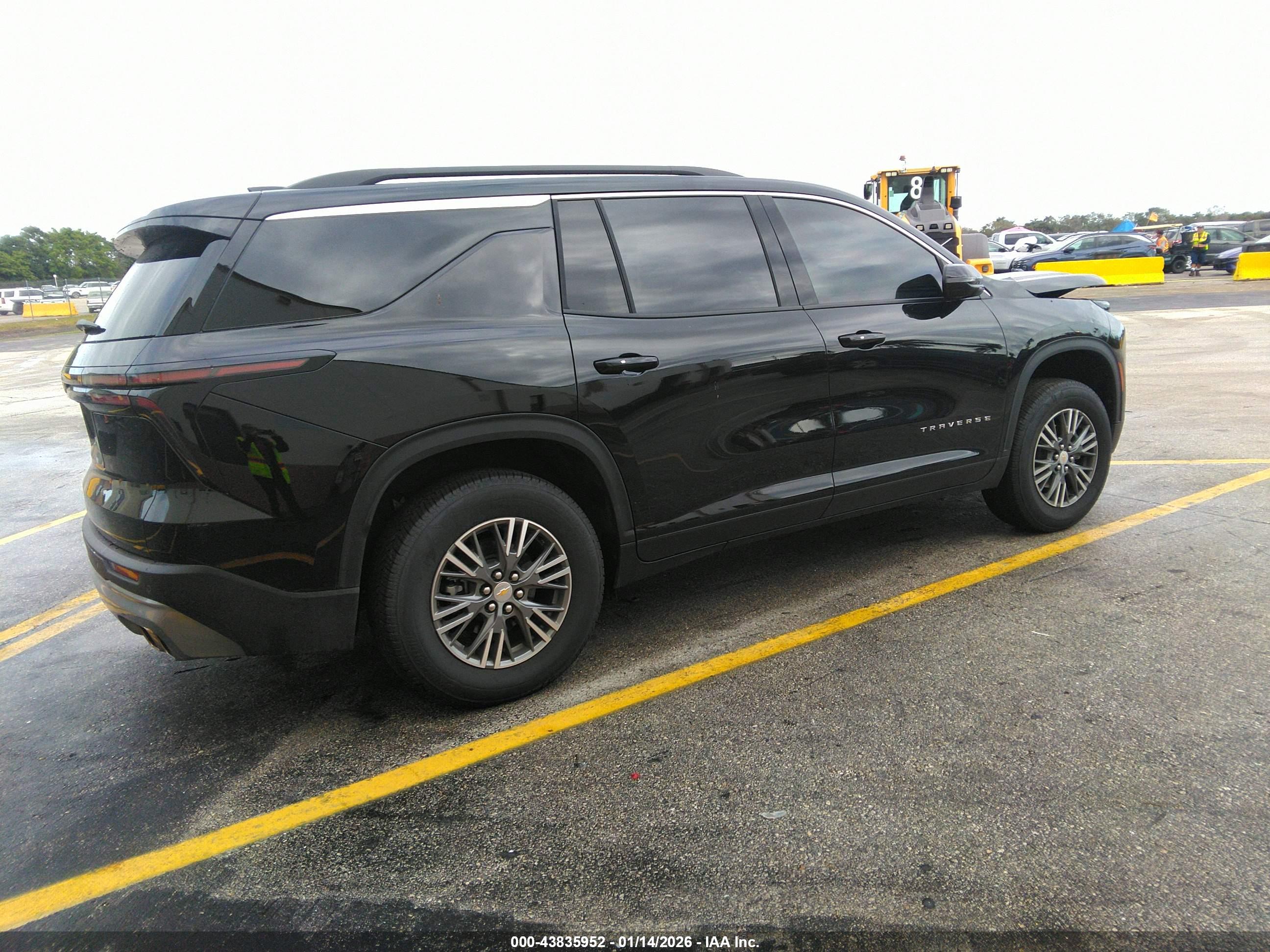 CHEVROLET TRAVERSE image 4