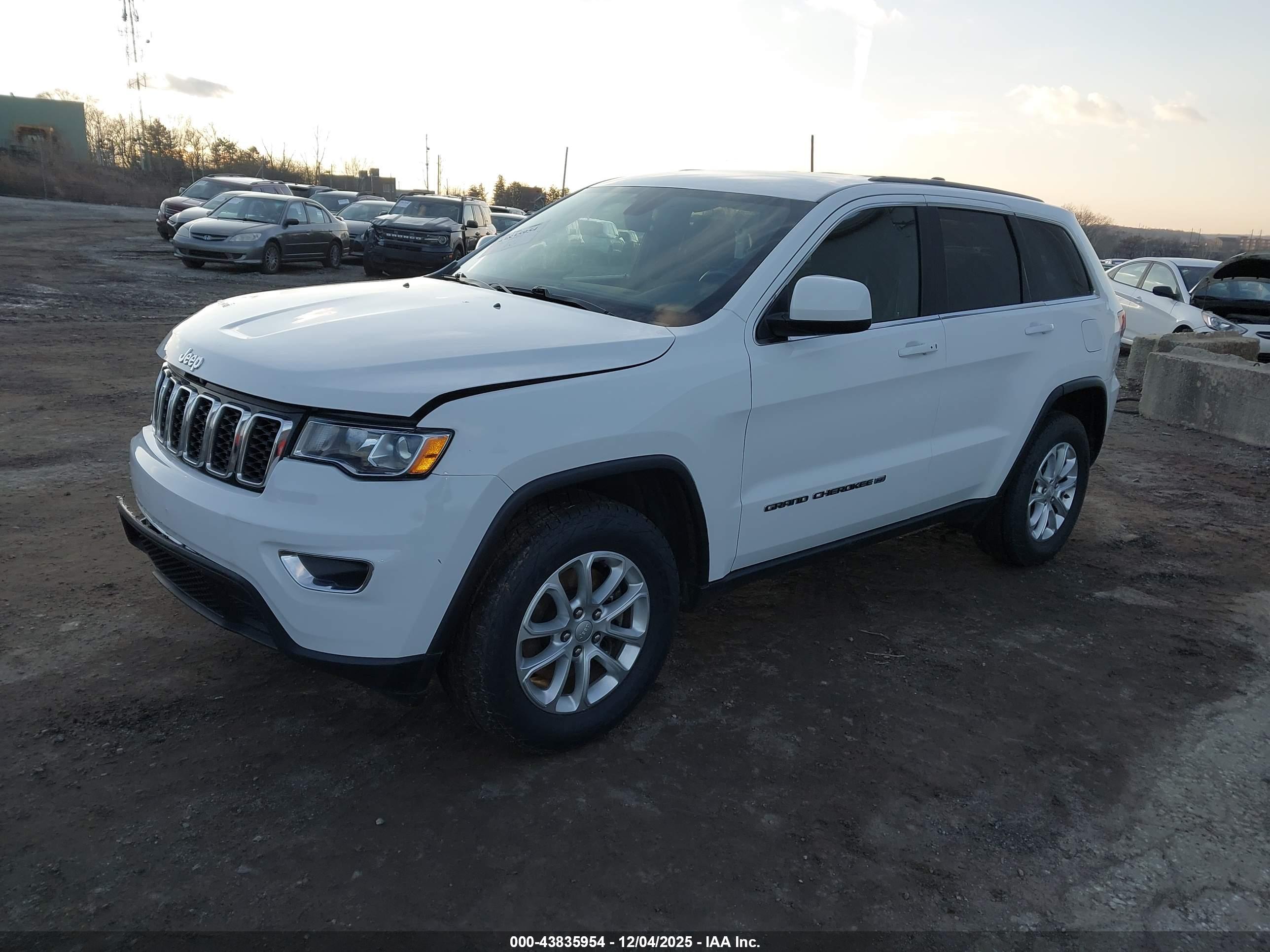 JEEP GRAND image 2