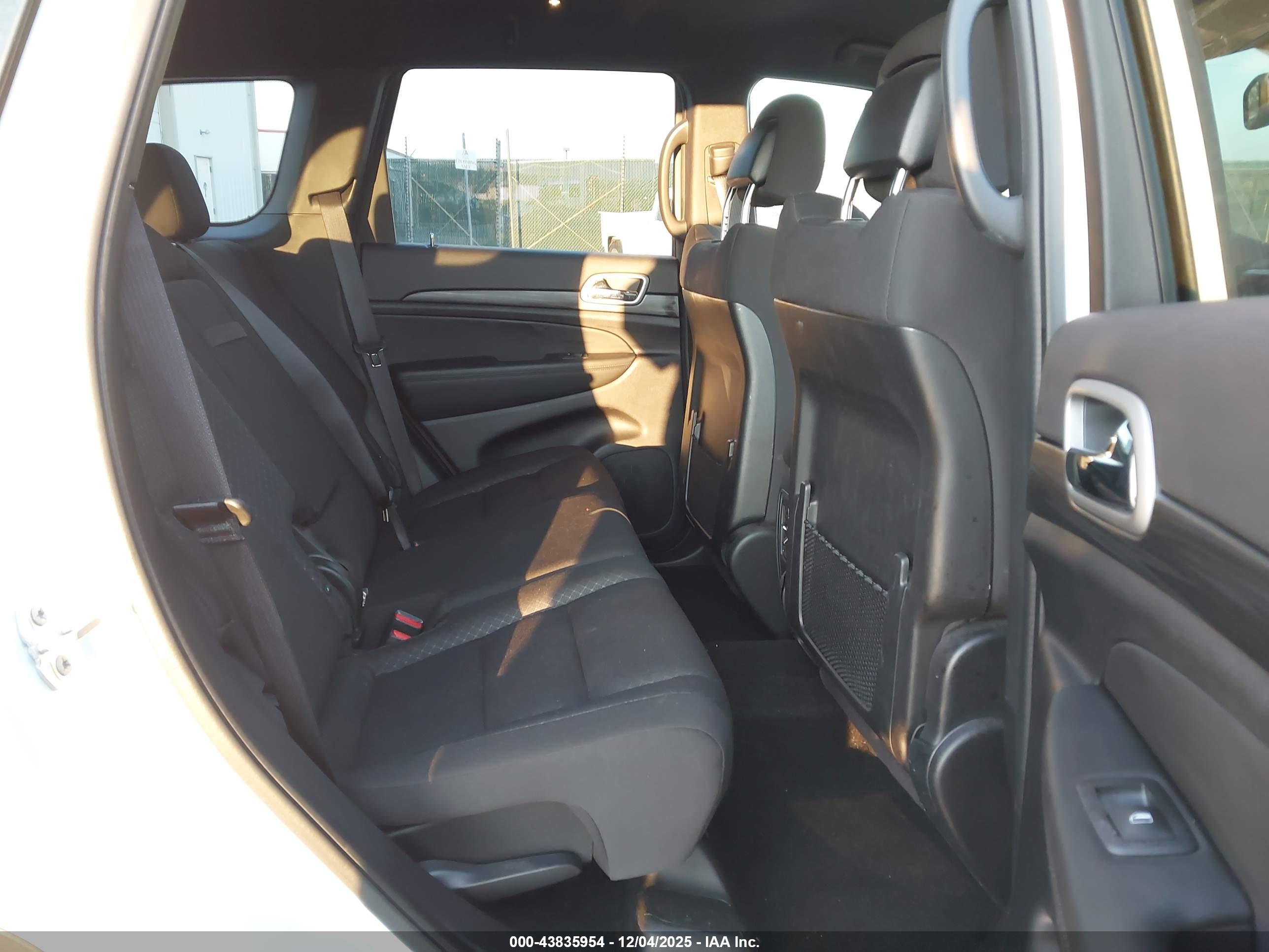 JEEP GRAND image 8