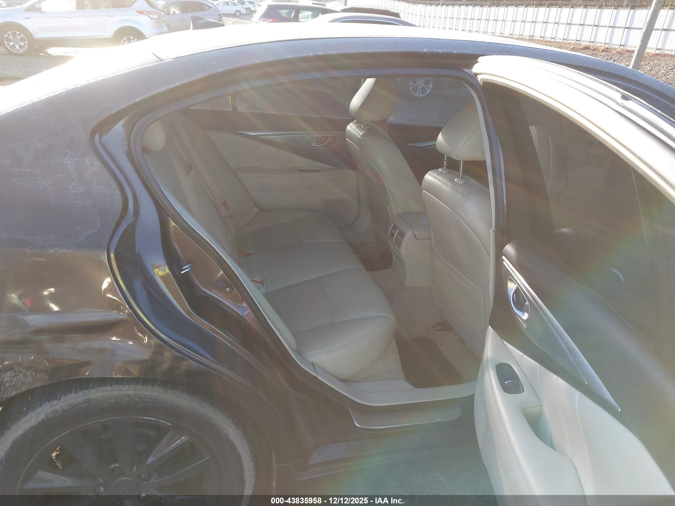 INFINITI Q50 image 8