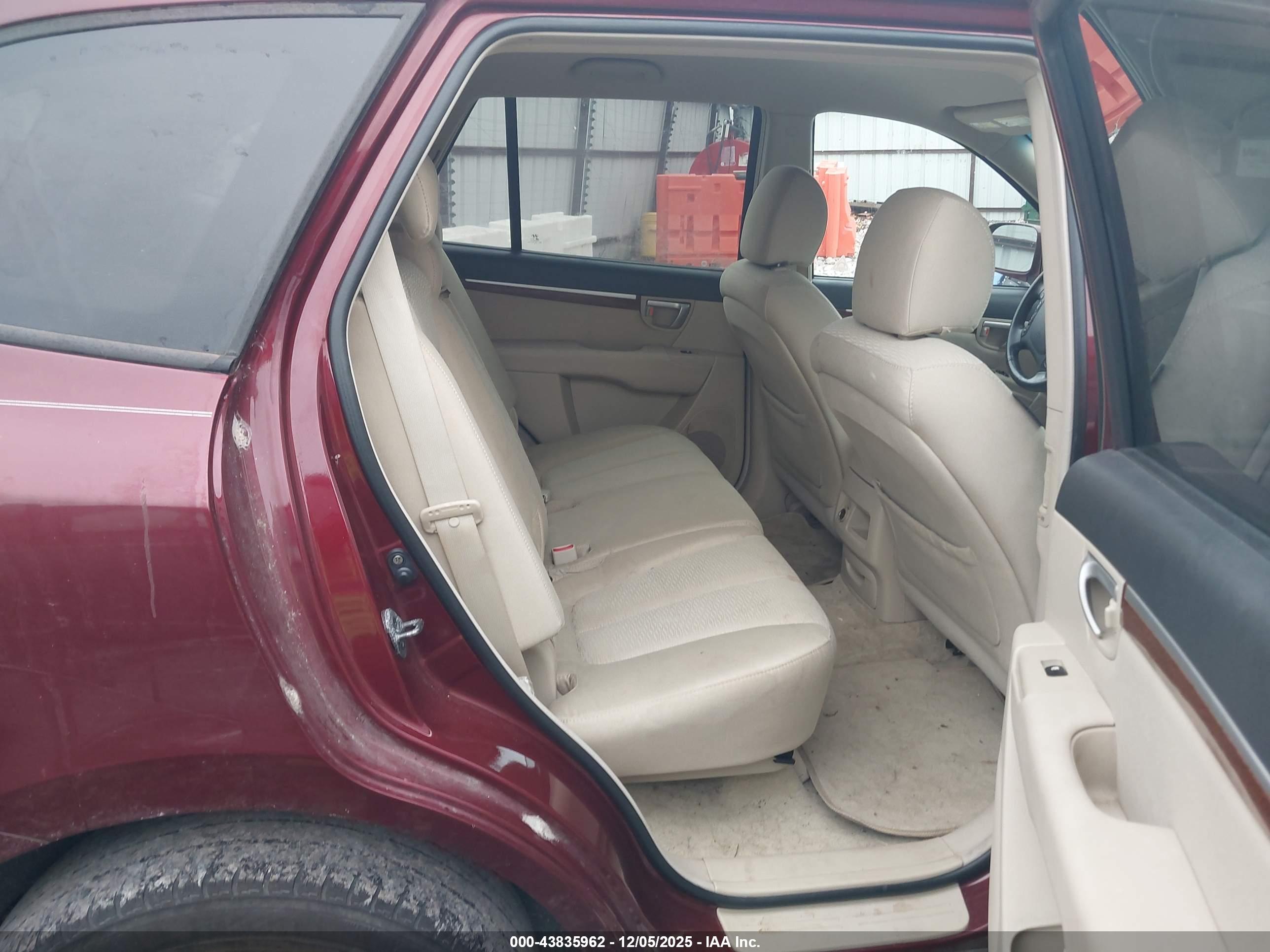 HYUNDAI SANTA image 8
