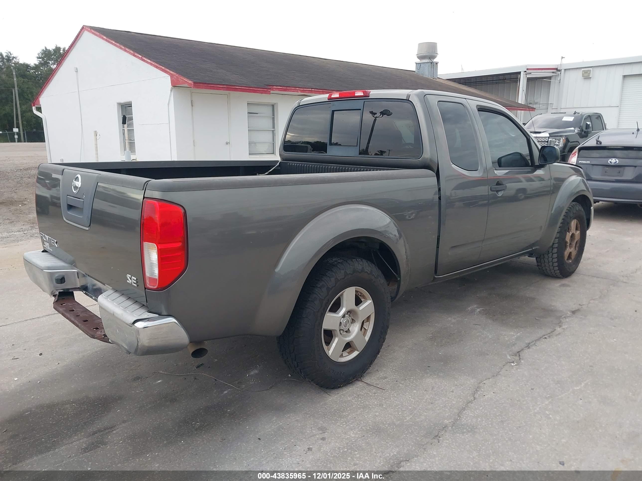 NISSAN FRONTIER image 4