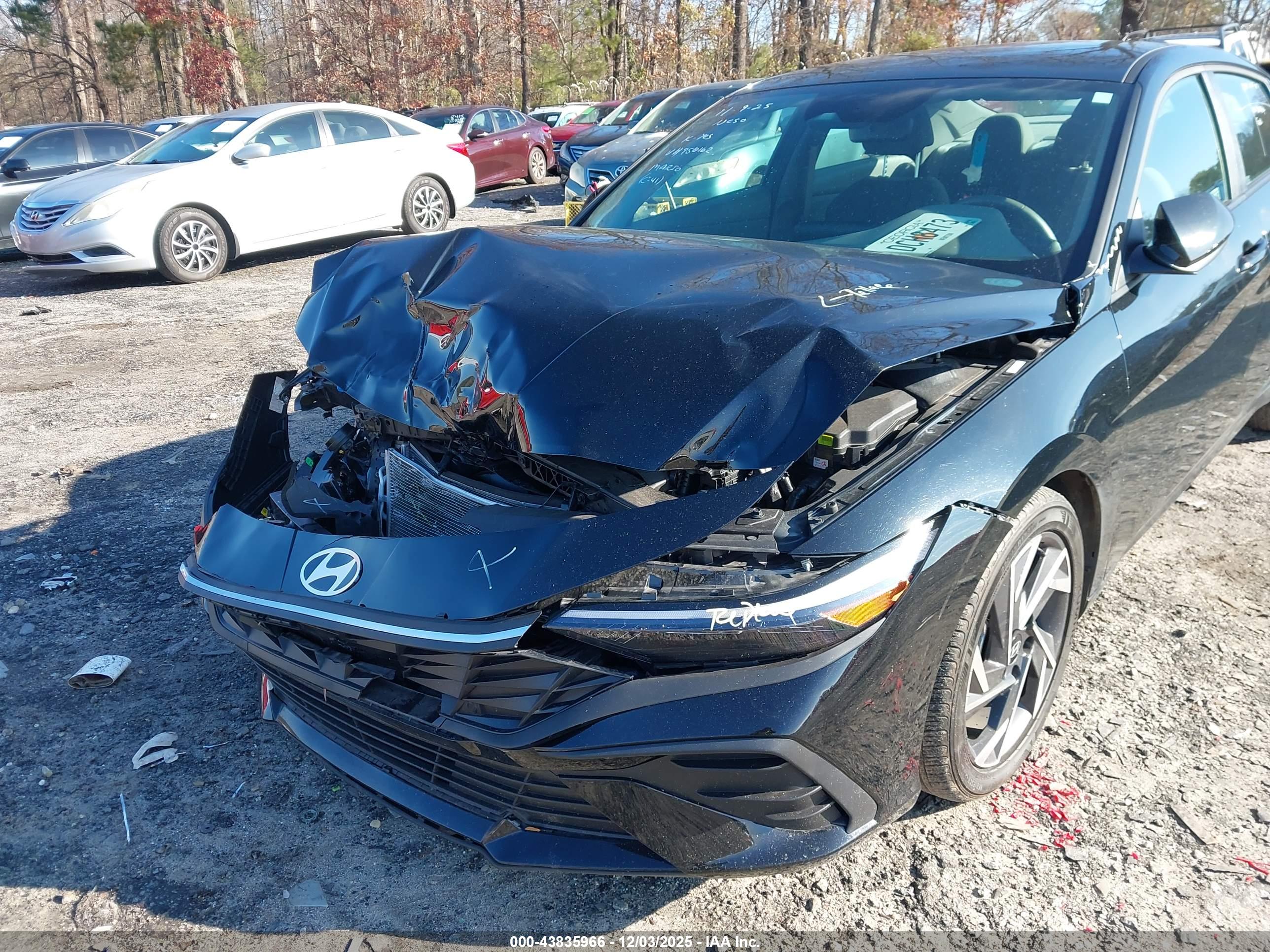 HYUNDAI ELANTRA image 6