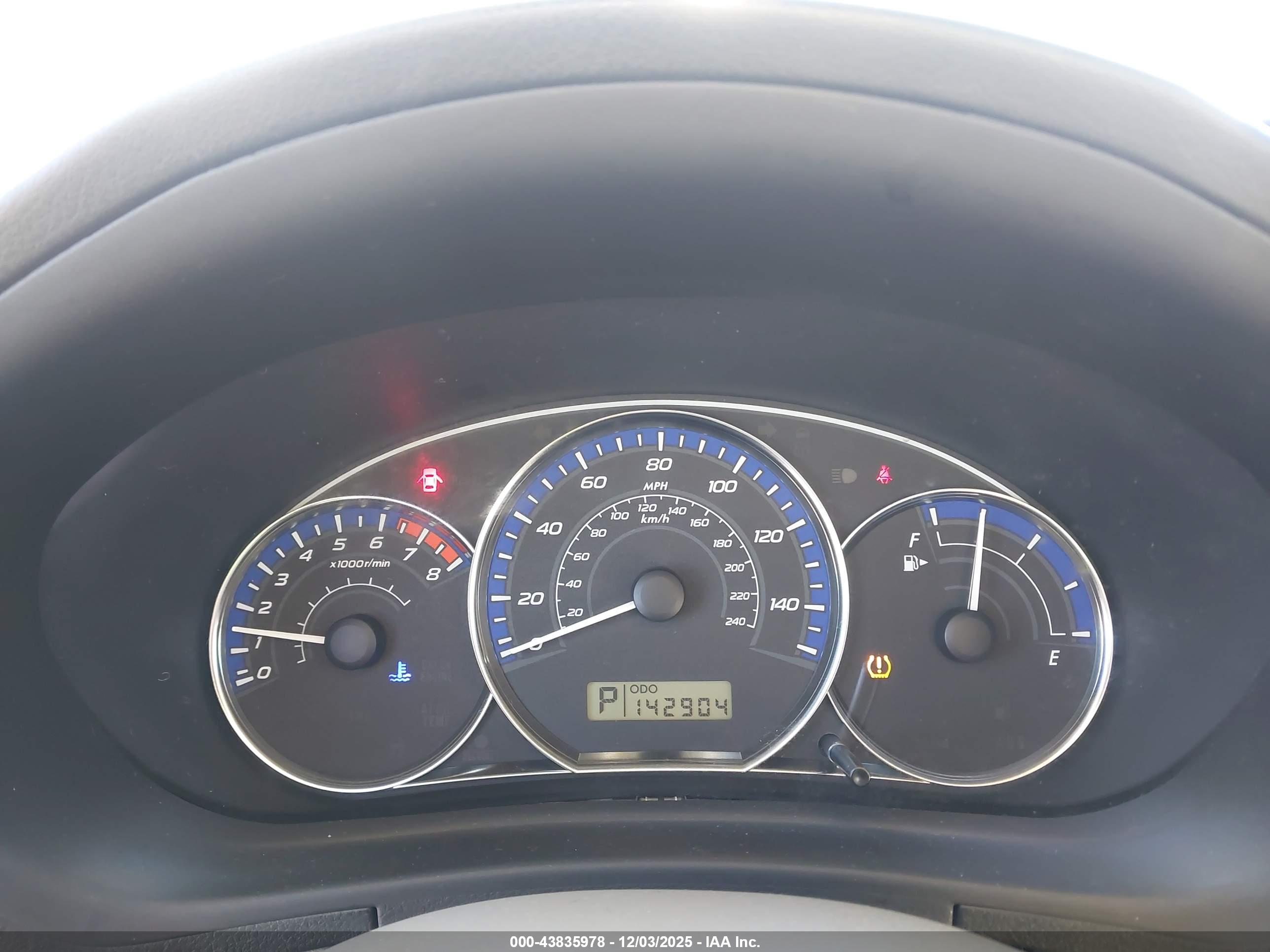 SUBARU FORESTER image 7