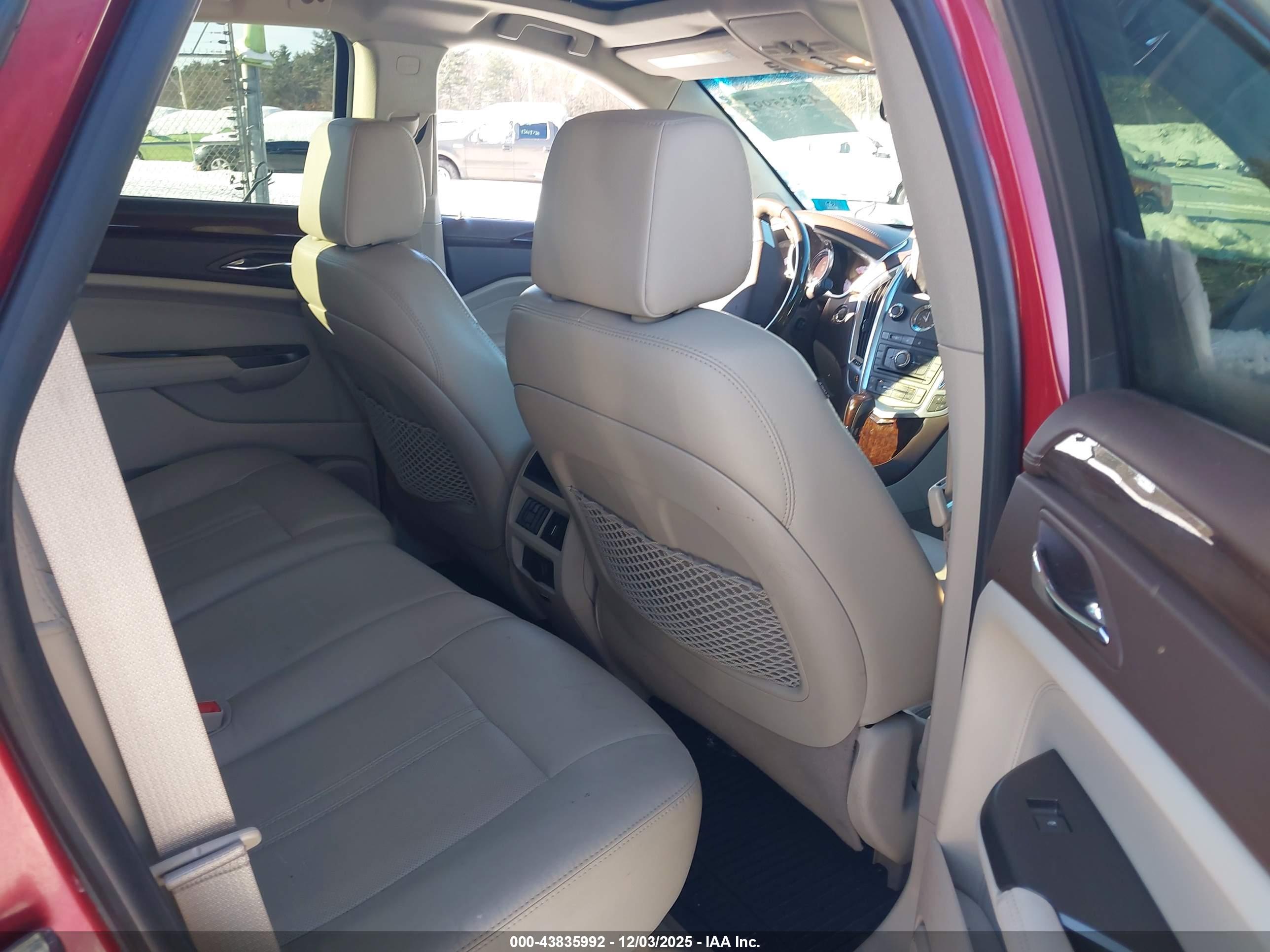 CADILLAC SRX image 8