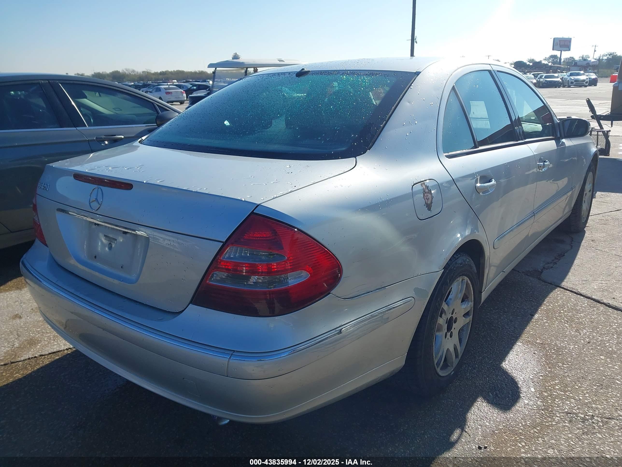 MERCEDES-BENZ E image 4