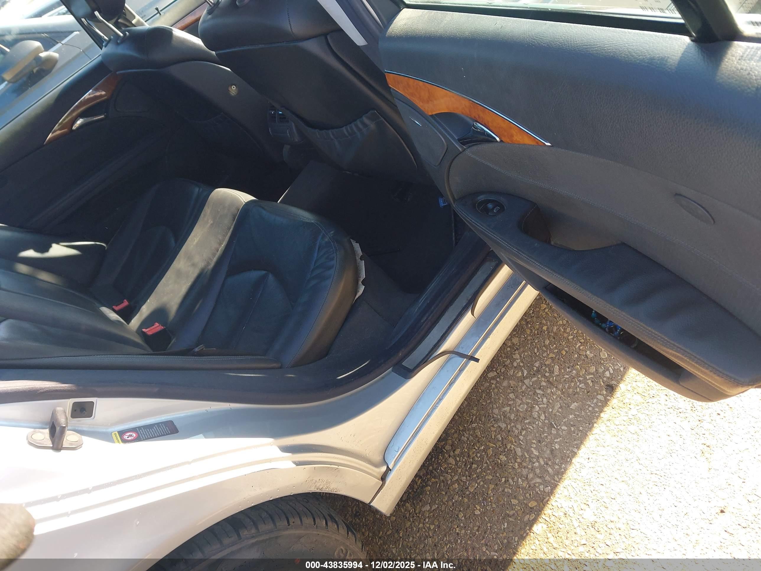 MERCEDES-BENZ E image 8