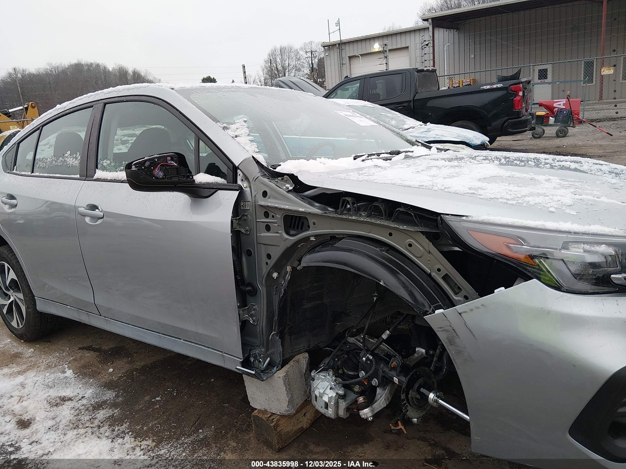 SUBARU LEGACY image 6