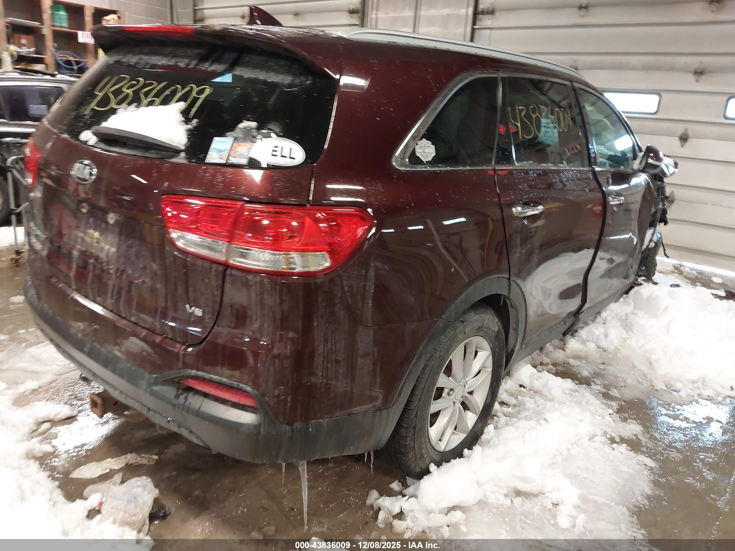KIA SORENTO image 4
