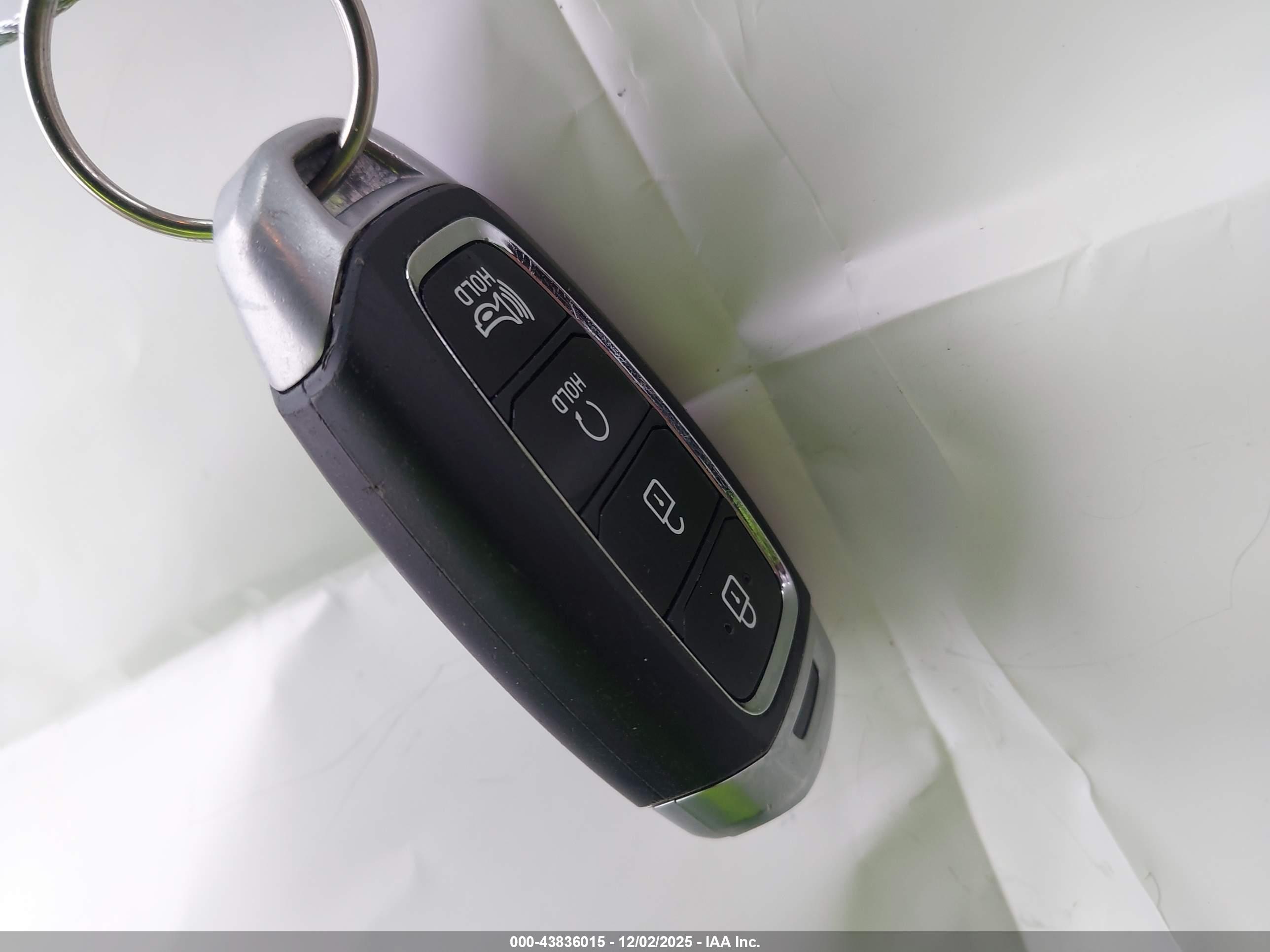 HYUNDAI VENUE image 11