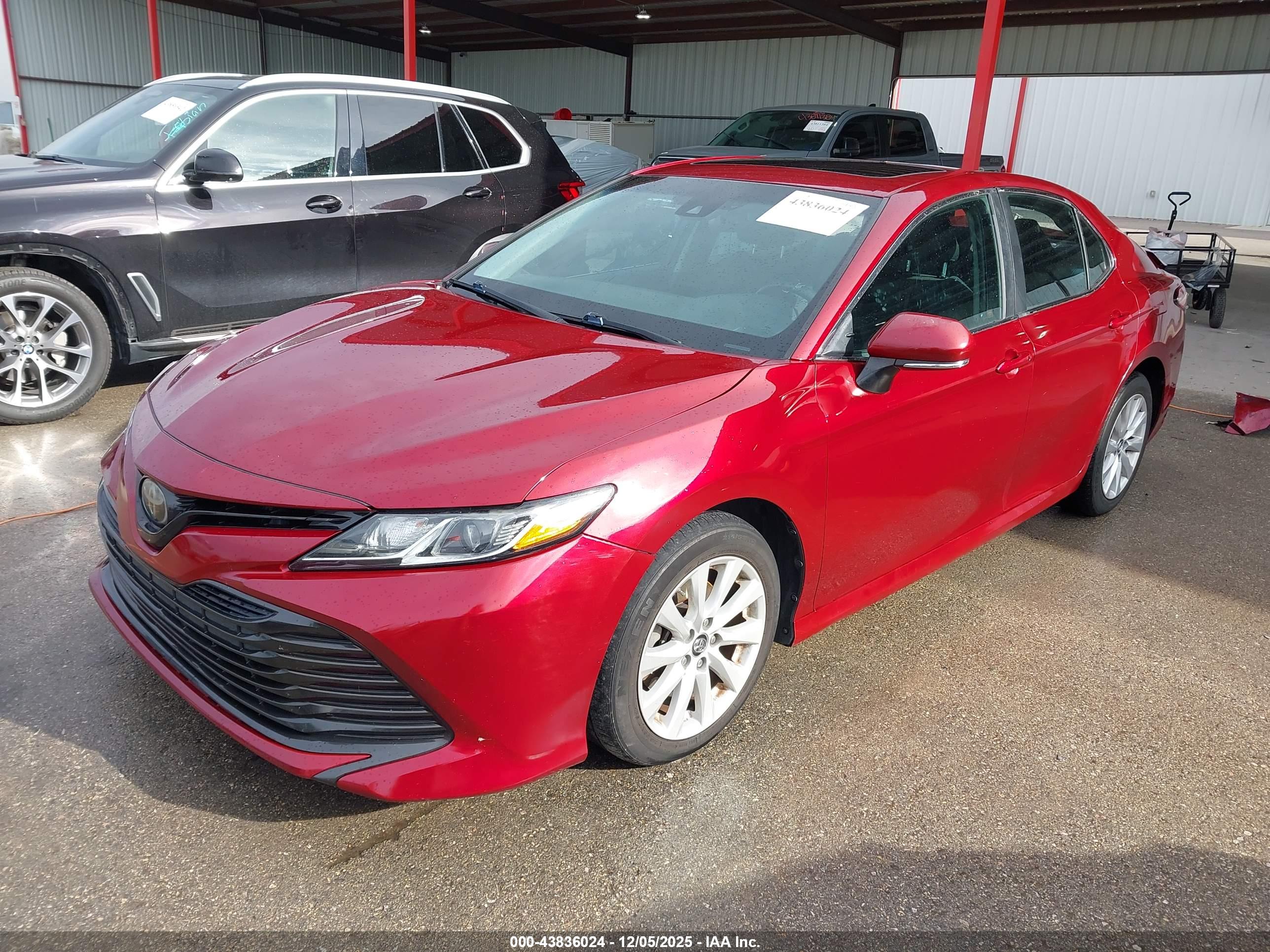 TOYOTA CAMRY image 2