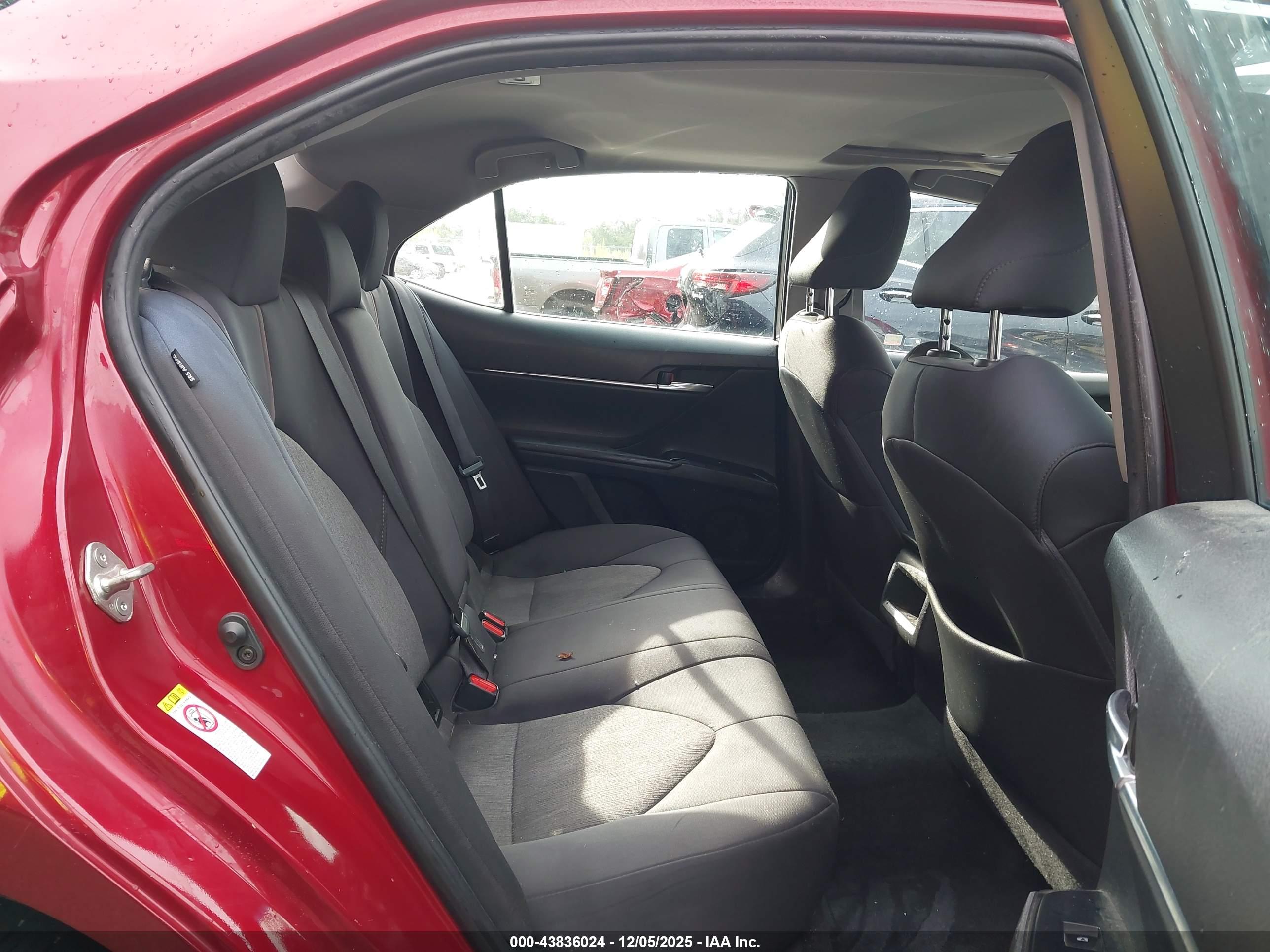 TOYOTA CAMRY image 8