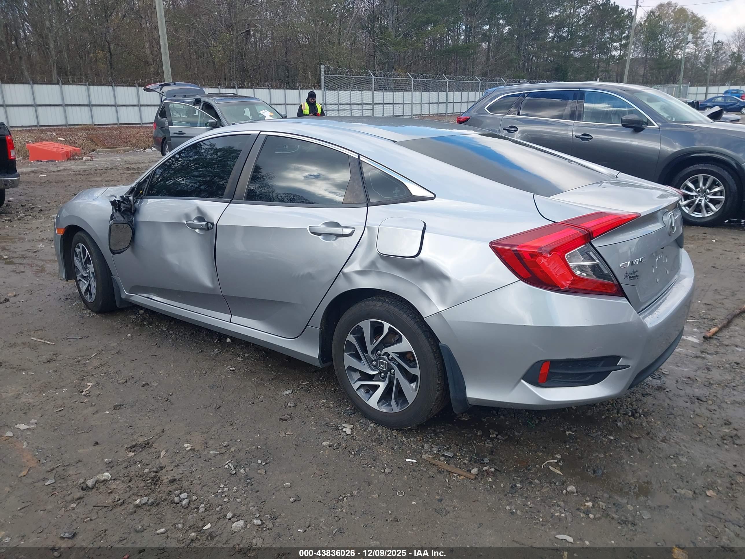 HONDA CIVIC image 3