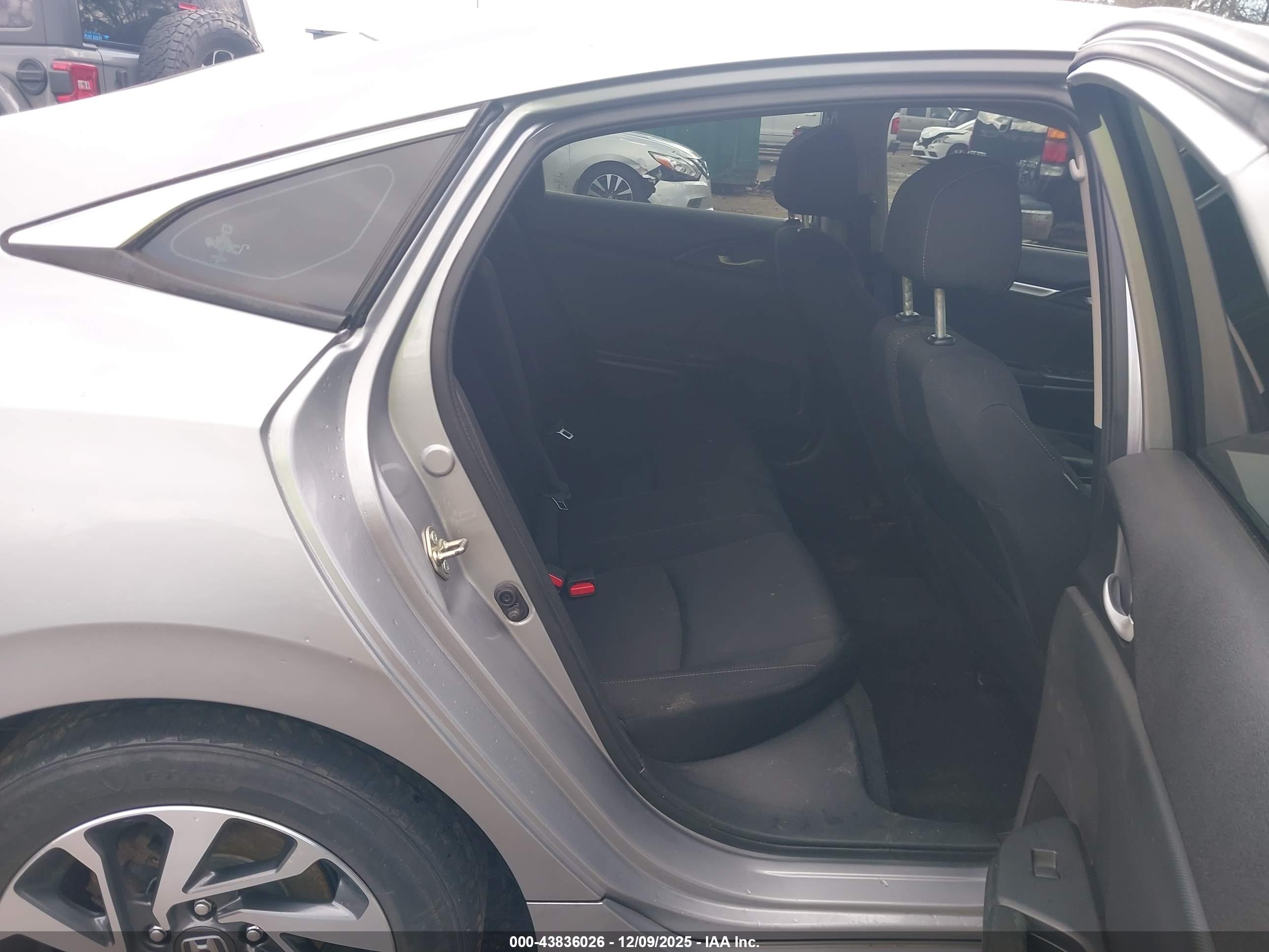 HONDA CIVIC image 8