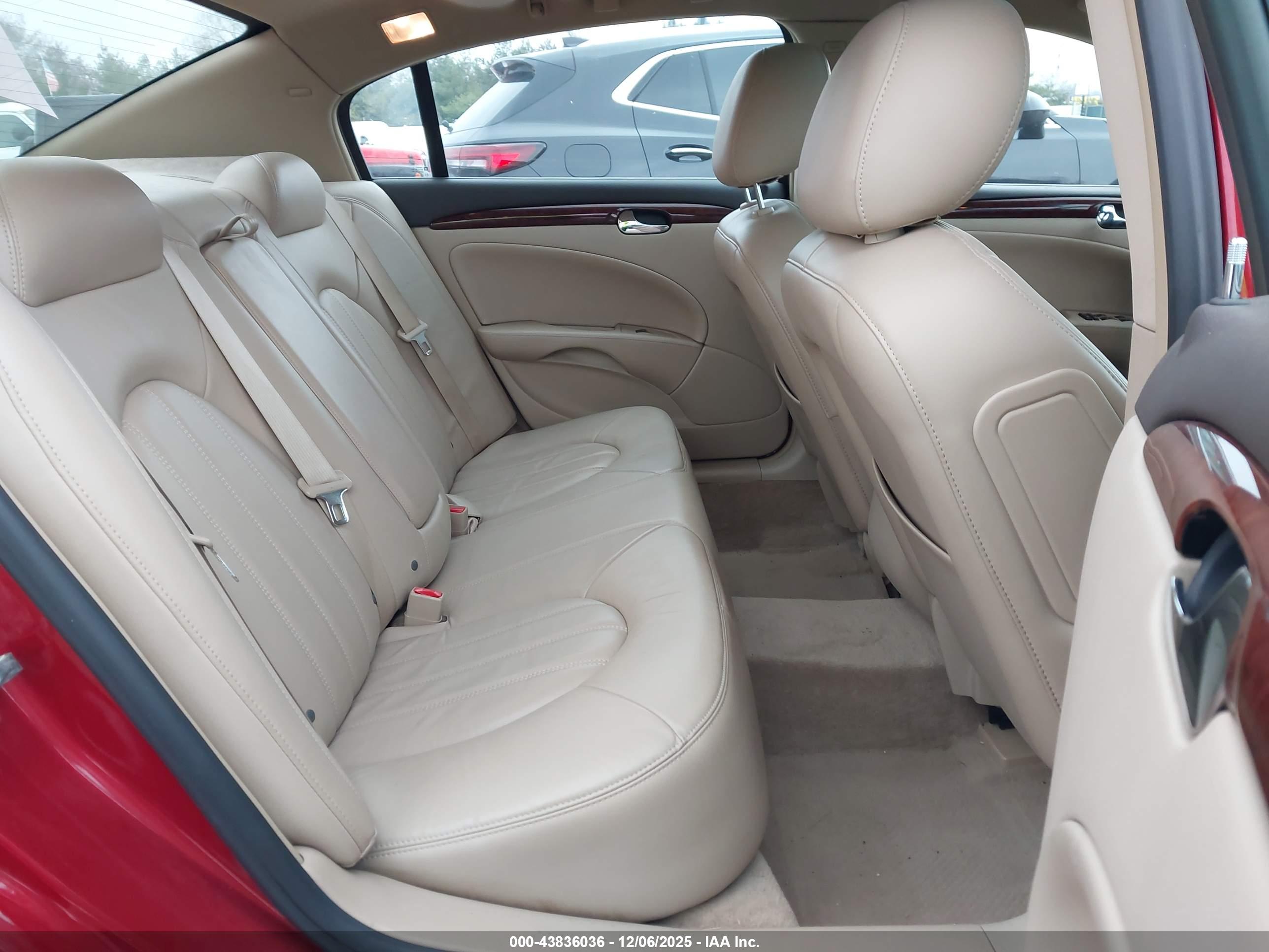 BUICK LUCERNE image 8