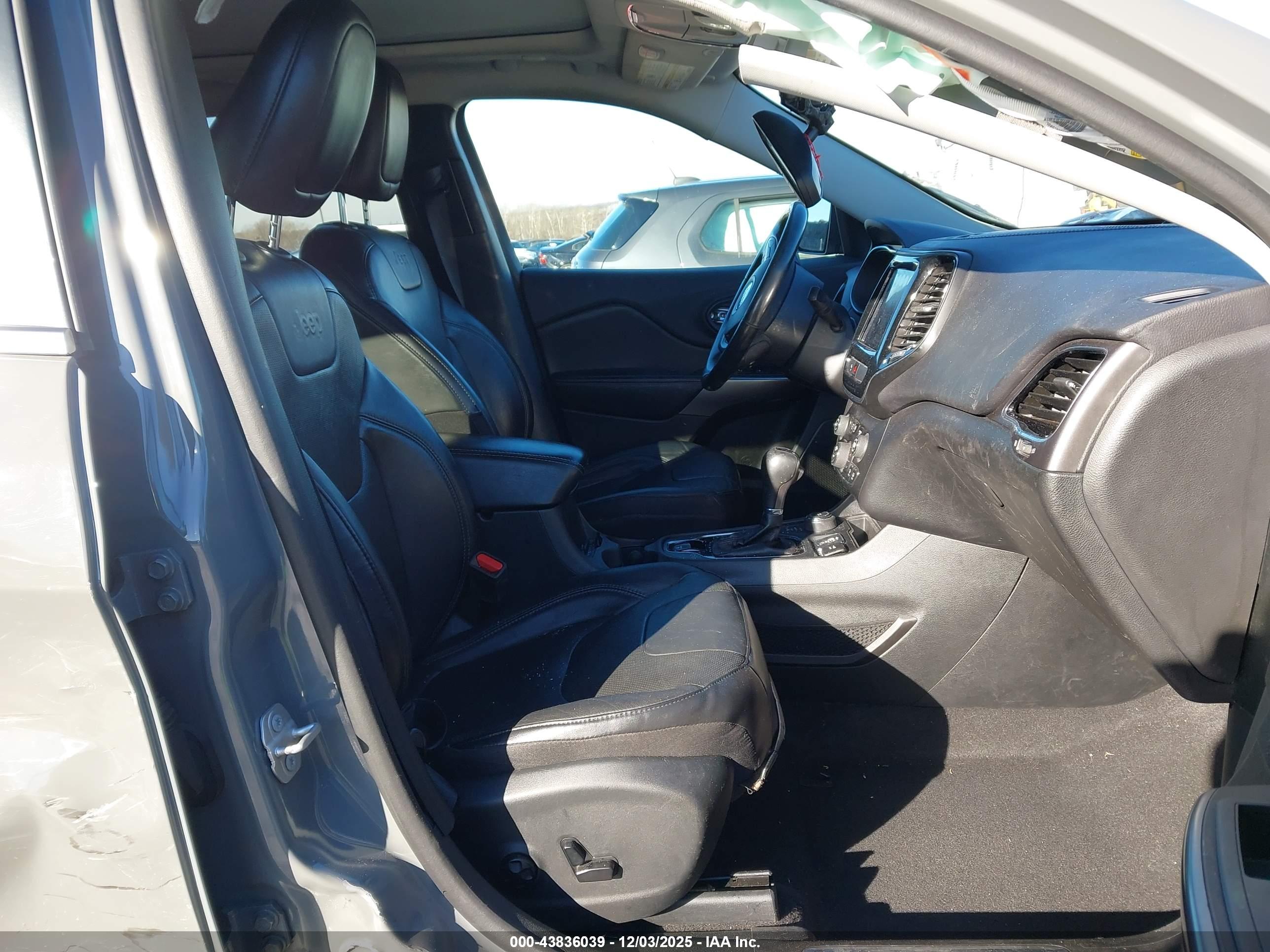 JEEP CHEROKEE image 5